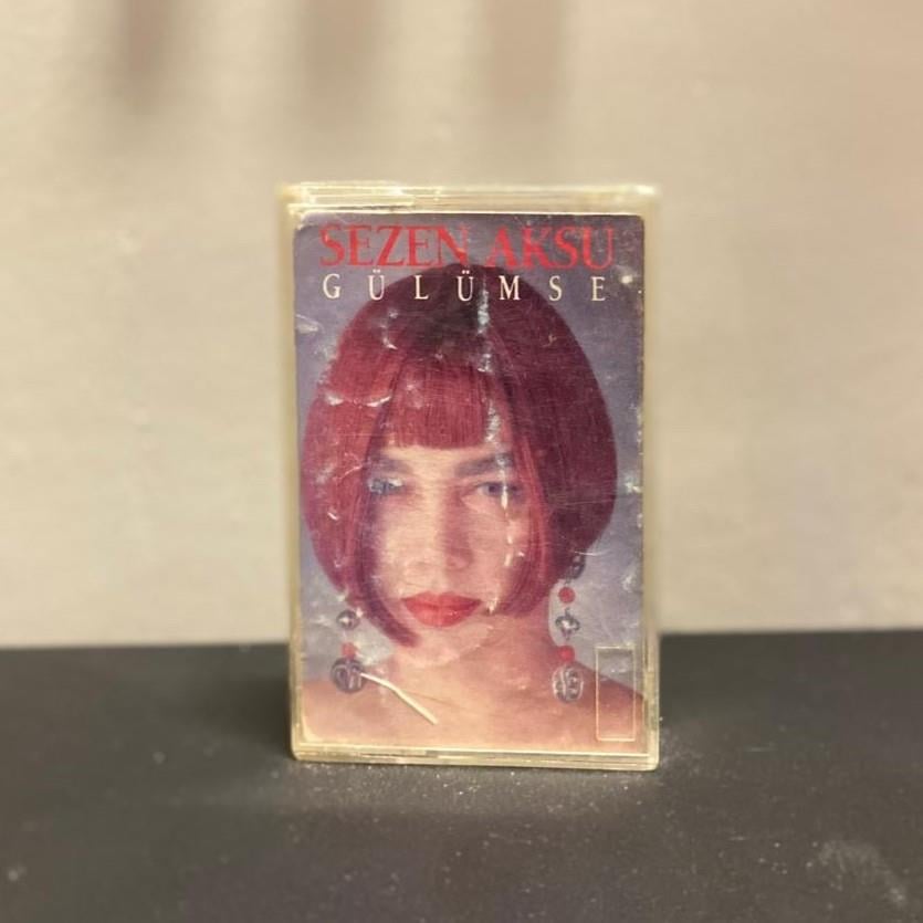 Sezen Aksu - Gülümse