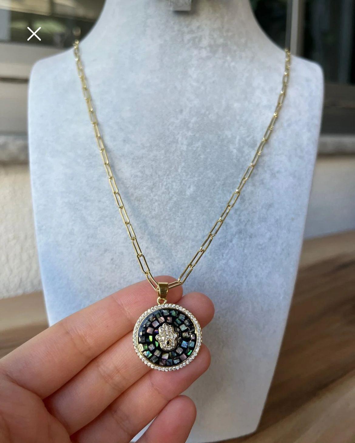 14K Gold Renk Çelik Kolye – Fatıma Ana Eli Uçlu – Hediye Paketli