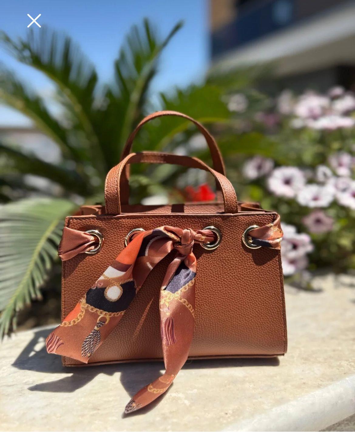 Renkli Mini Fular Detaylı Kadın El Ve Omuz Çantası (20*19cm)