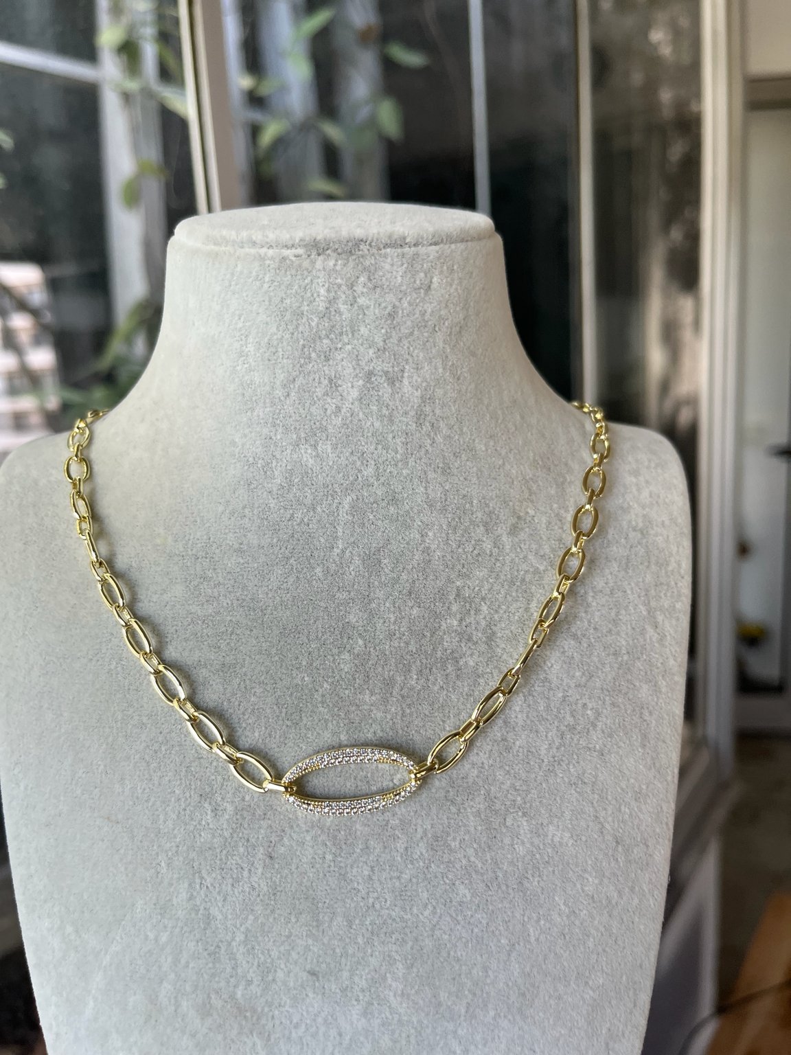 Zirkon Taş Detaylı Gold Zincir Çelik Kolye 
