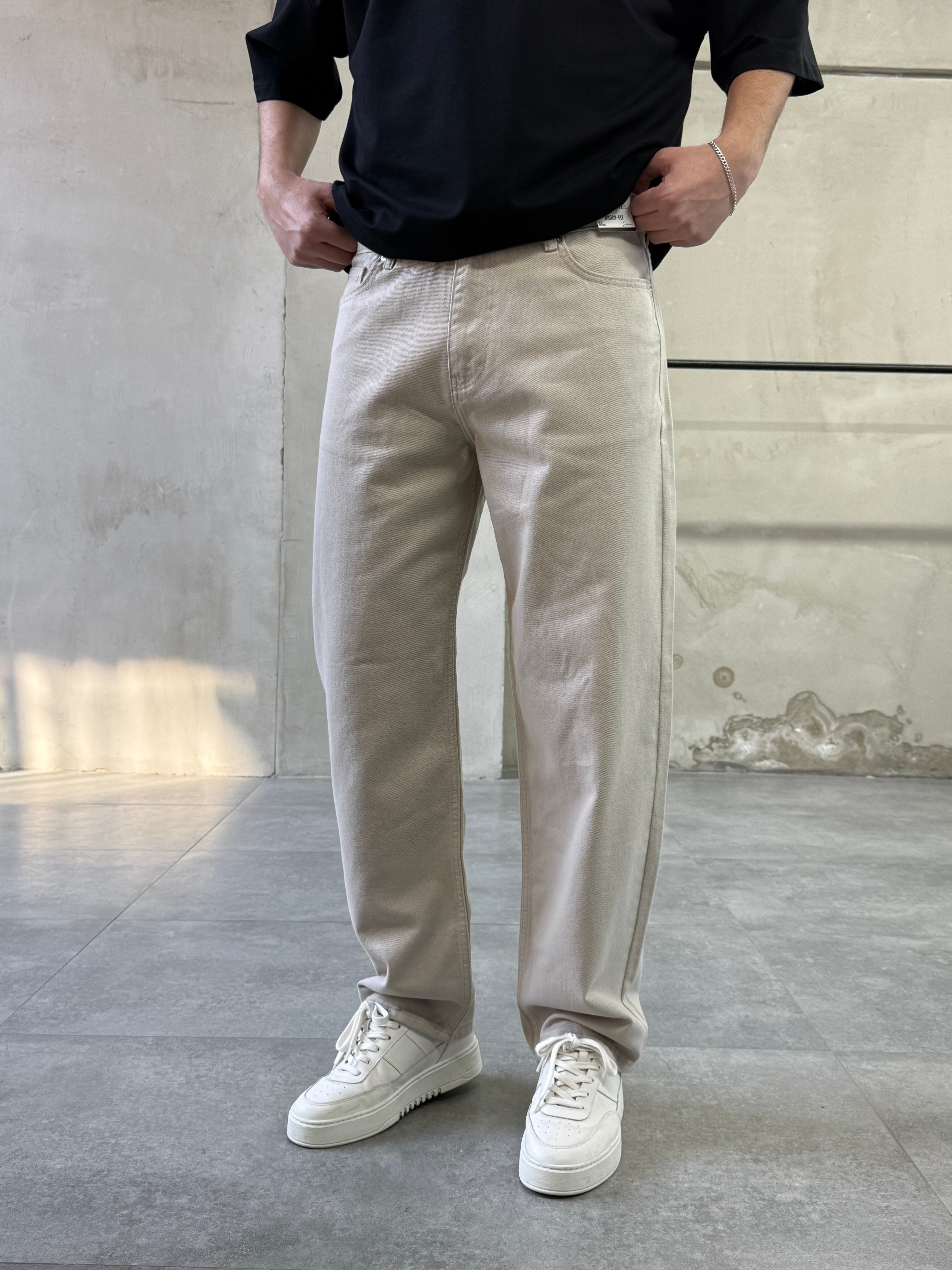 Basic Bej Baggy Jean