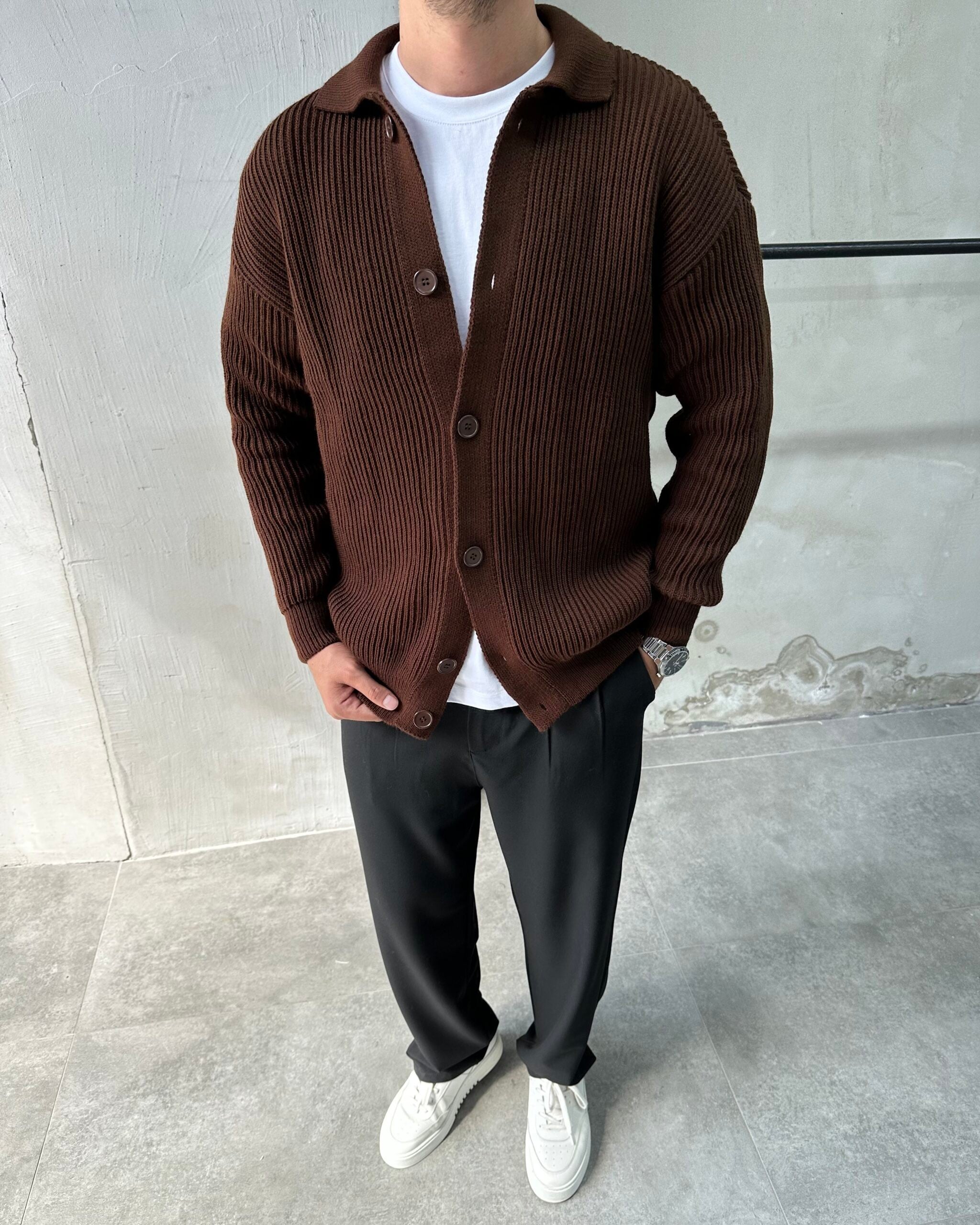 Düğmeli Kahve Örme Hırka