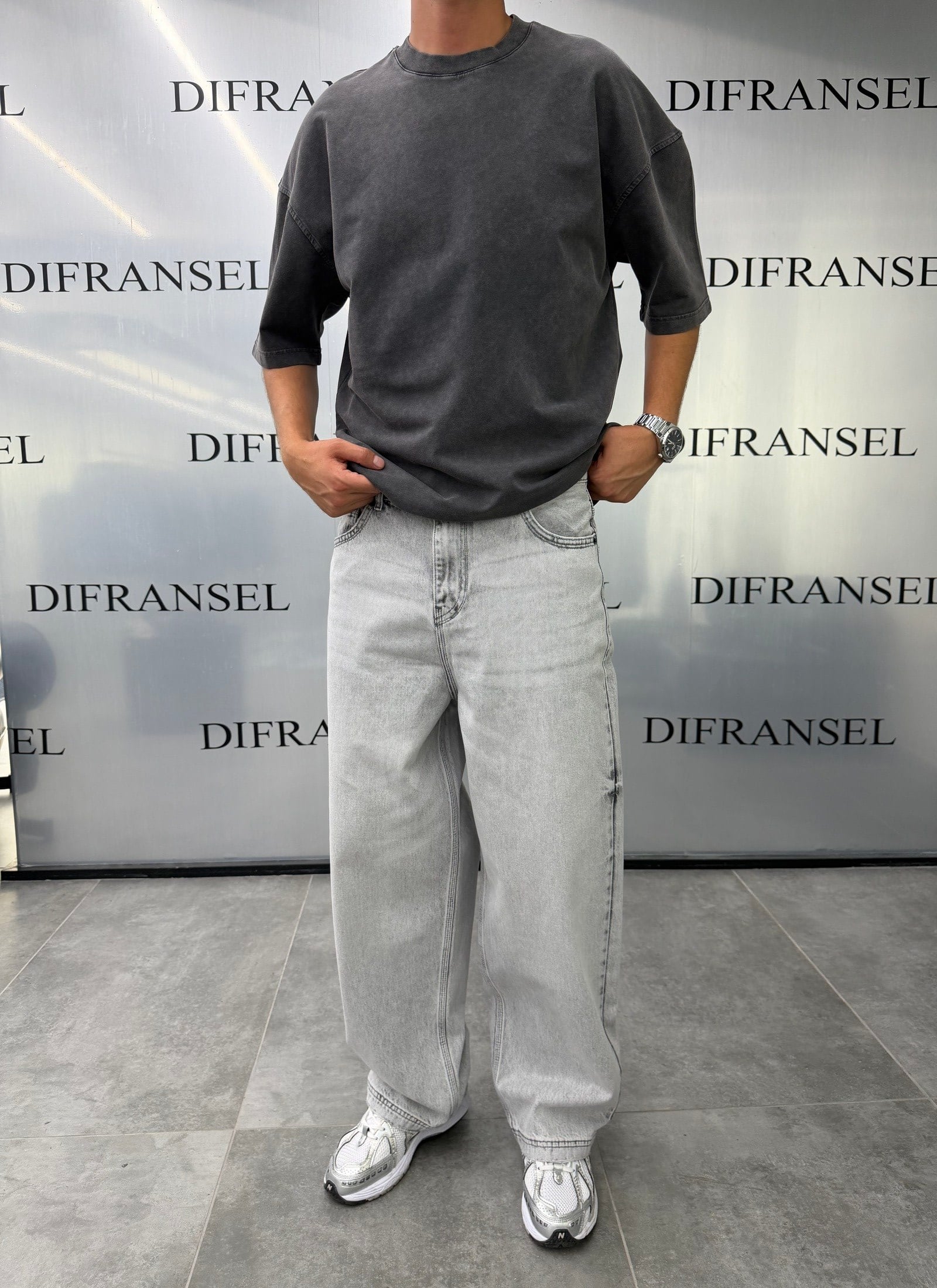 Süper Baggy Yıkamalı Gri Fit Jean