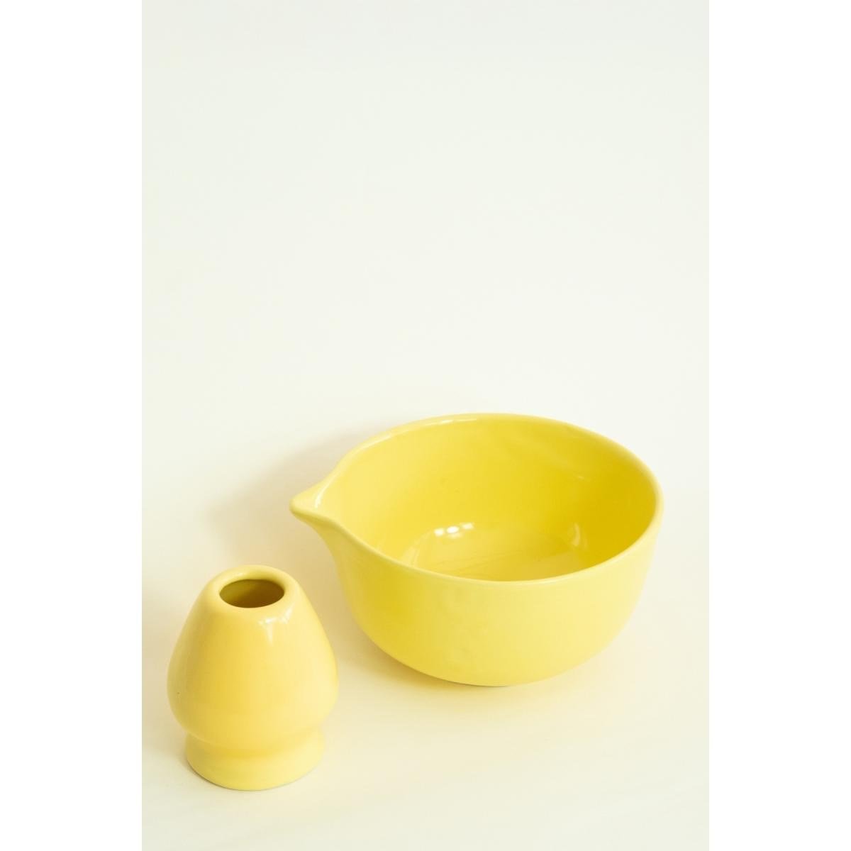 Beige & Stone Seramik Parlak Sarı Matcha Kase Ve Whisk Tutacağı Set