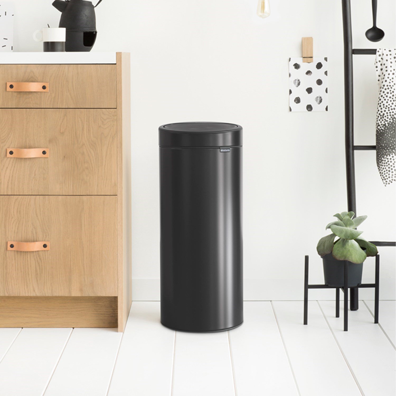 Brabantia Matt Black New Dokunmatik Çöp Kutusu 30 L
