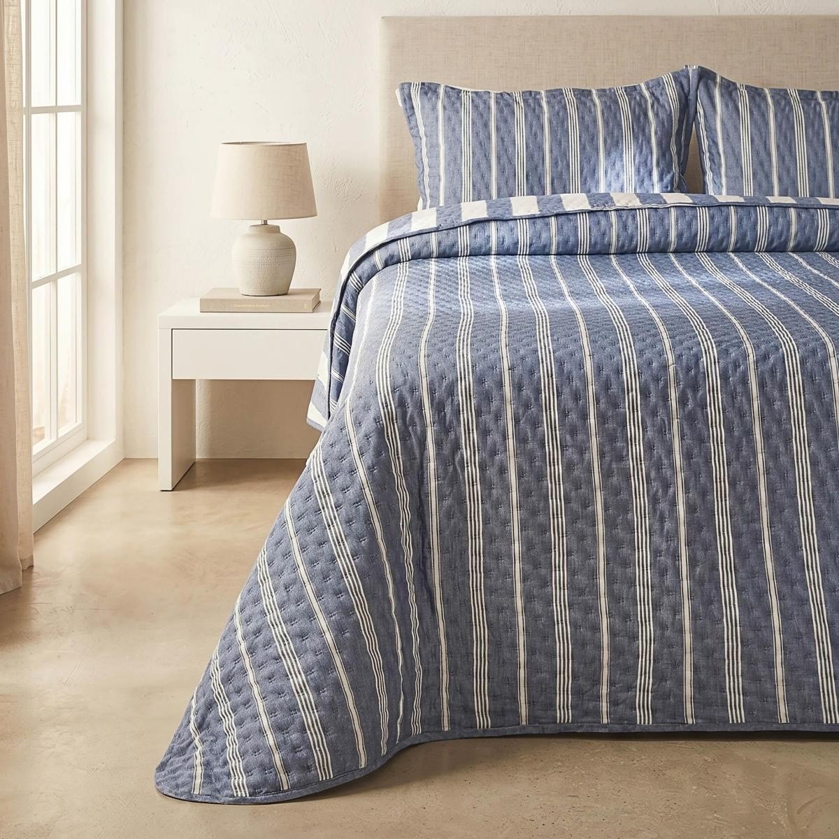 Ocean Home Textile Pamuklu Kapitoneli Lacivert Renk Çizgi Desen Çift Kişilik Yatak Örtüsü Seti 1 Adet 250 X 230 / 2 Adet 50 X 70 C