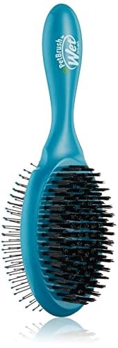 Wet Brush Ultimate Grooming Pet Brush, 2'si 1 arada çift taraflı detangling evcil hayvan fırçası – Ultra yumuşak IntelliFlex kıllar gevşek saç ve kir giderici, evcil hayvan bakım temizleme fırçası,
