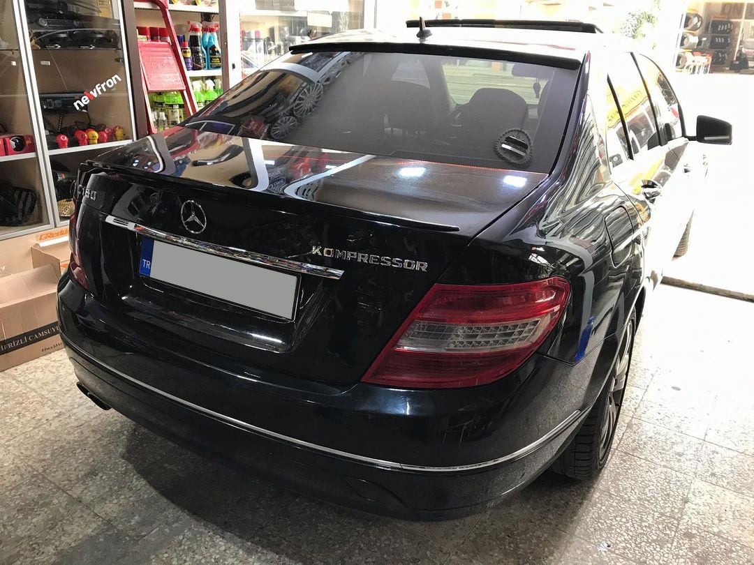 Mercedes C180 Bagaj Üstü Slim Spoiler Piano Black Parlak Siyah