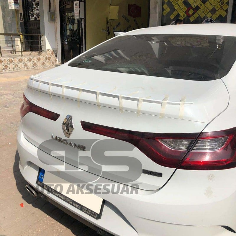 Renault Megane 4 Bagaj Üstü Slim Spoiler Piano Black Parlak Beyaz