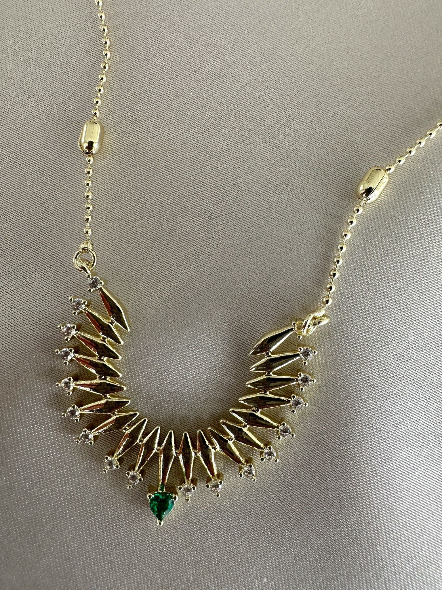 14K Özel Seri Yeşil Taşlı Yelpaze Kolye(Gold)
