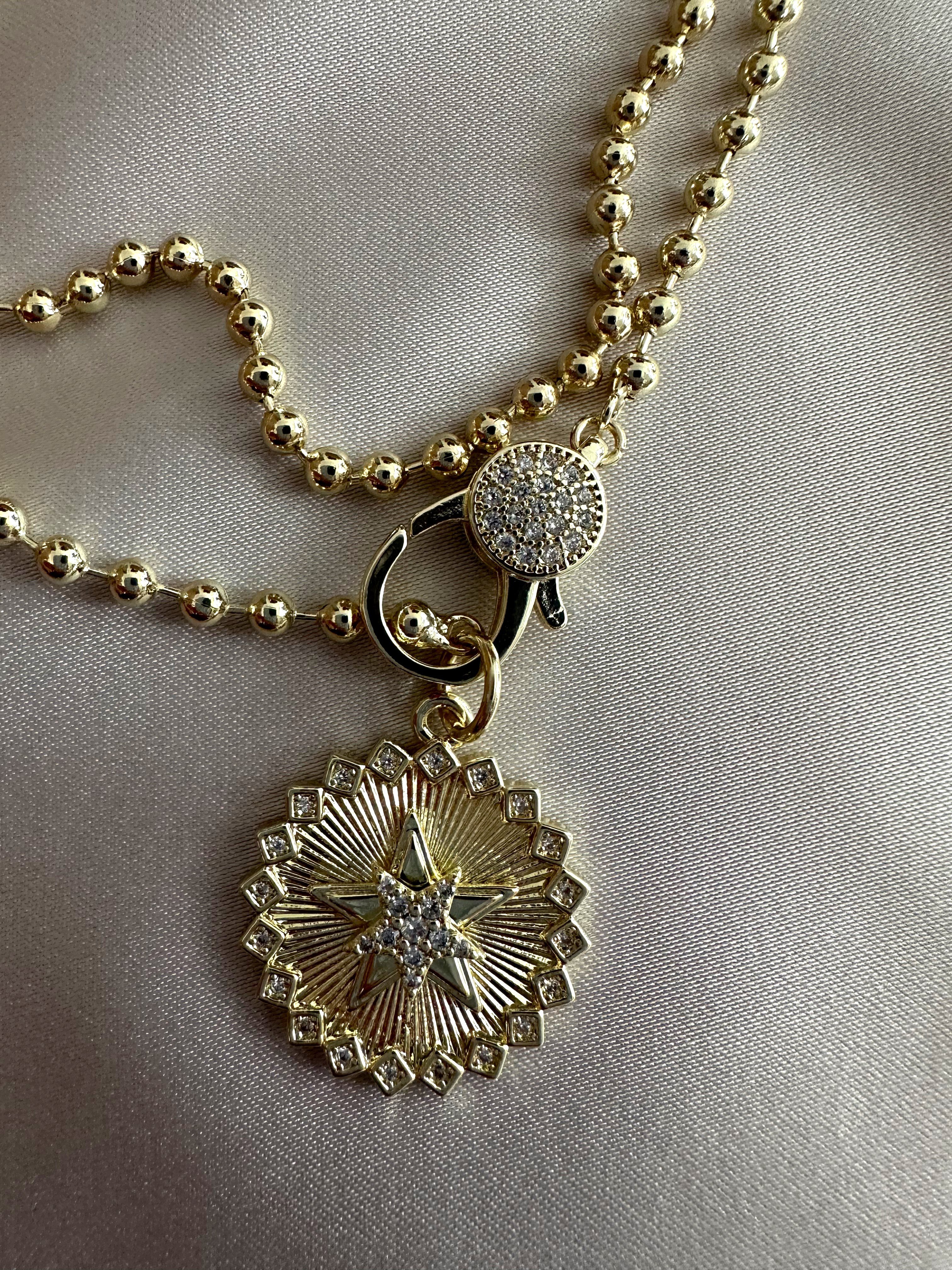 14K Özel Seri  Yıldız Charmlı Kolye