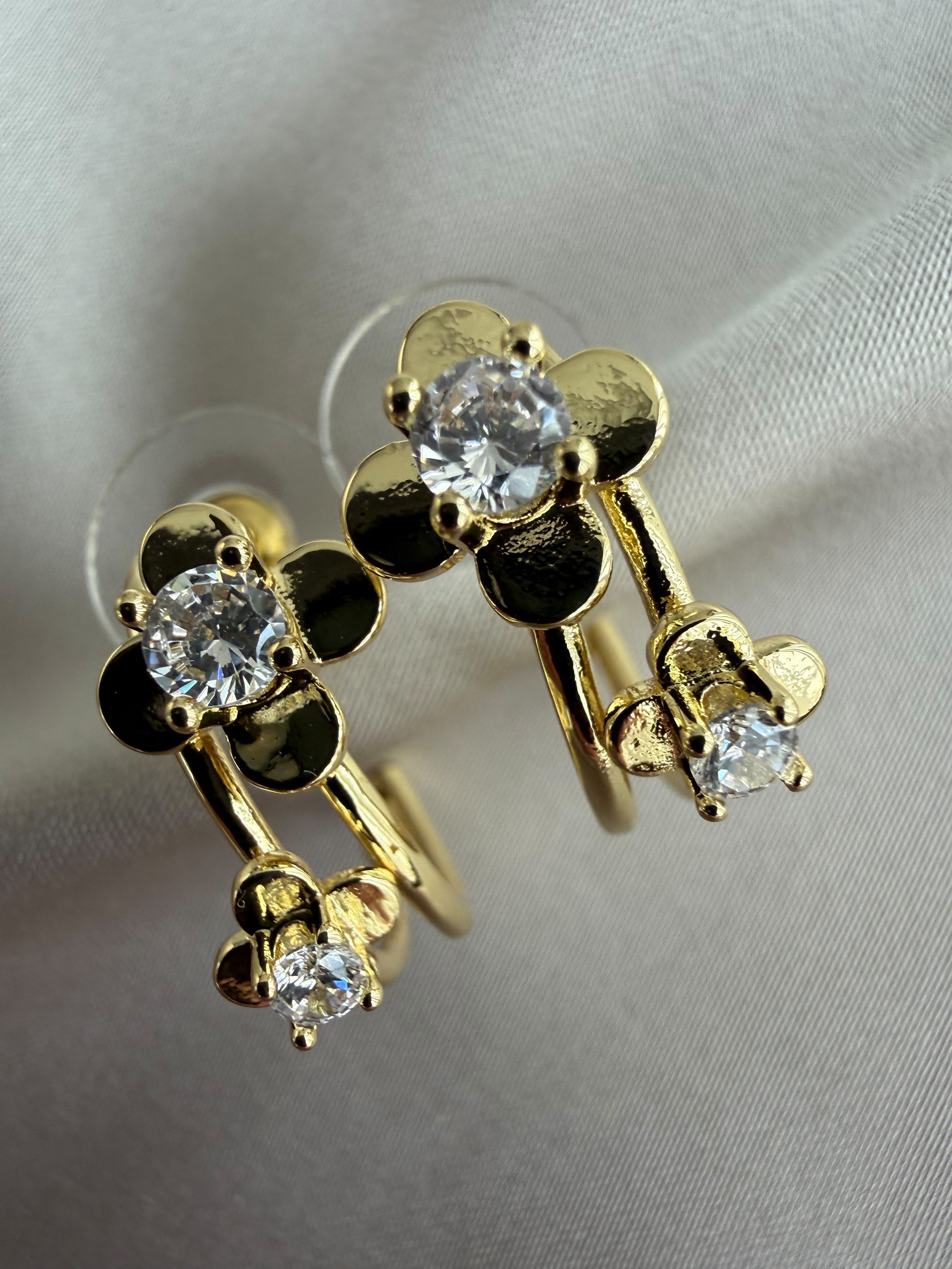 Gold Papatya Küpe
