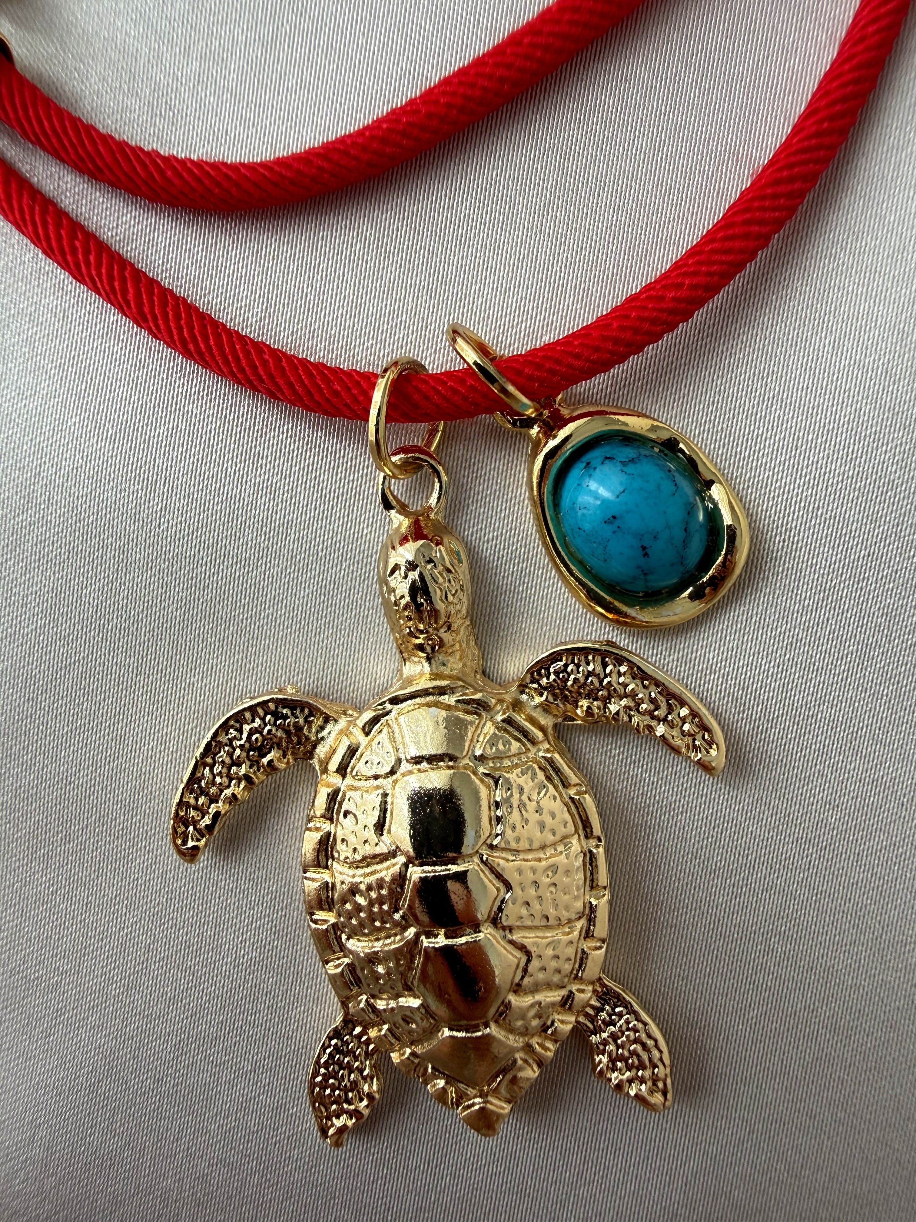 Kırmızı İp Caretta Kolye