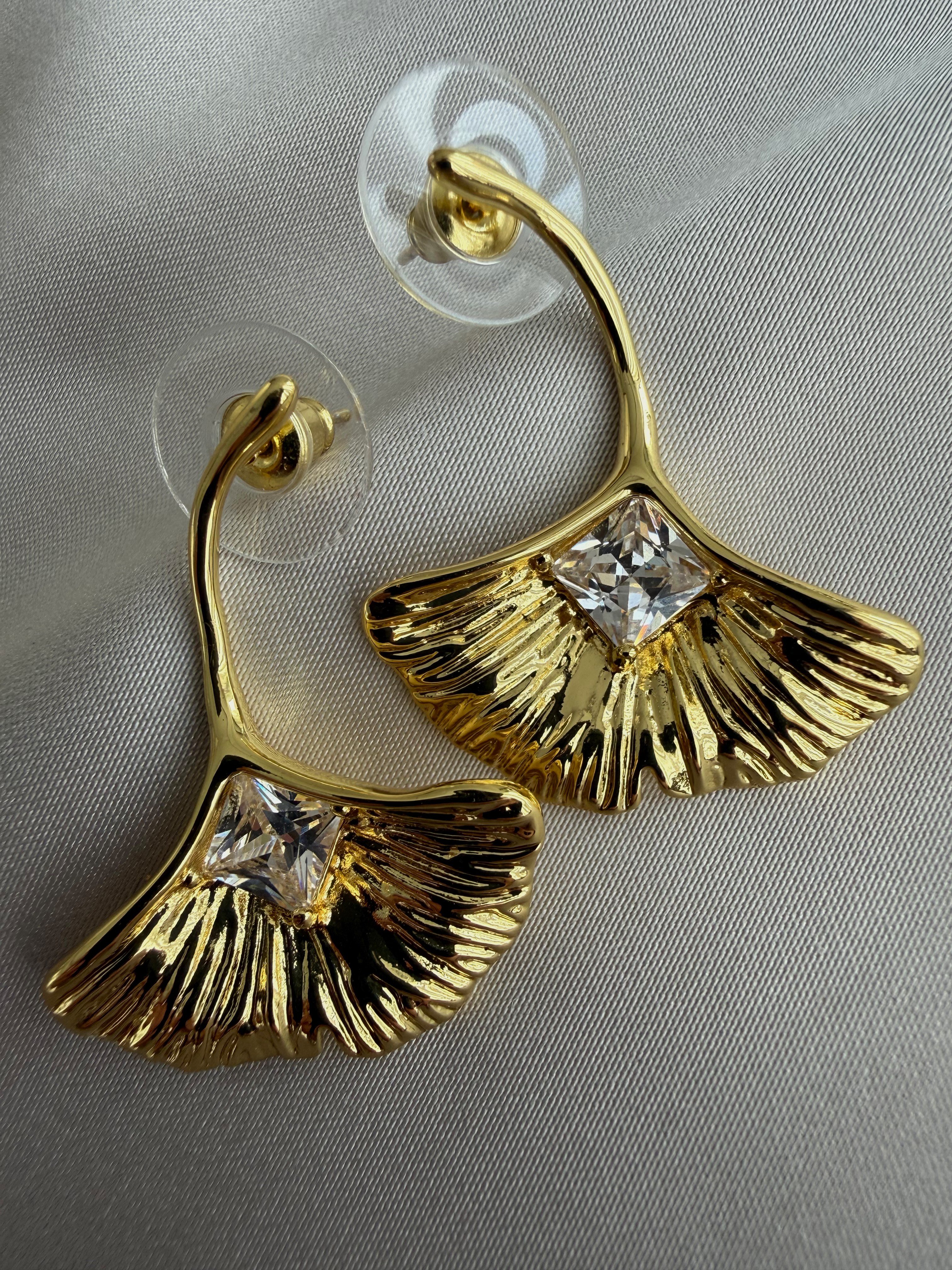 Kıvrımlı Yelpaze Küpe(Gold)
