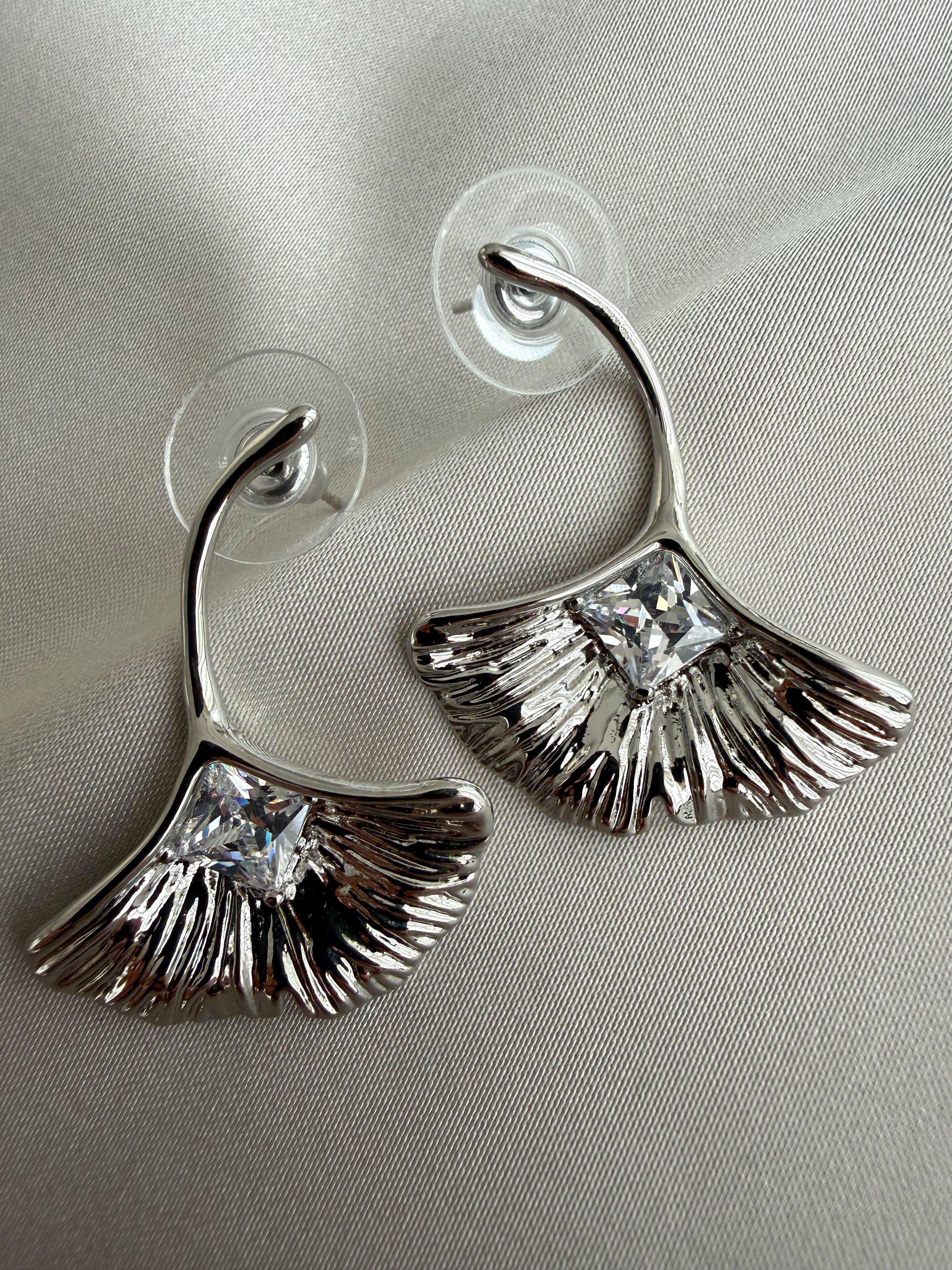 Kıvrımlı Yelpaze Küpe(Silver)