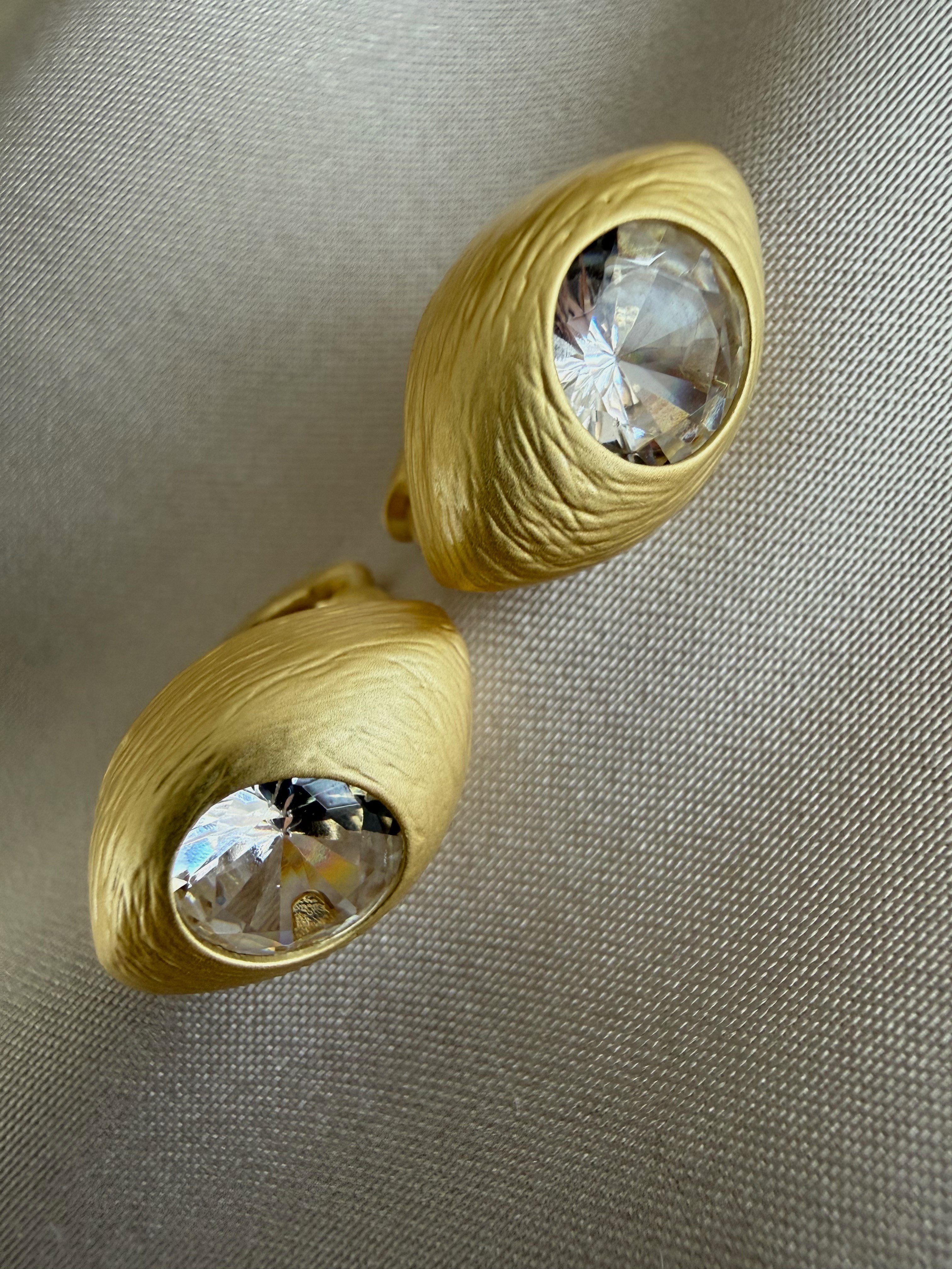 Mat Kristal Taşlı Küpe(Gold)