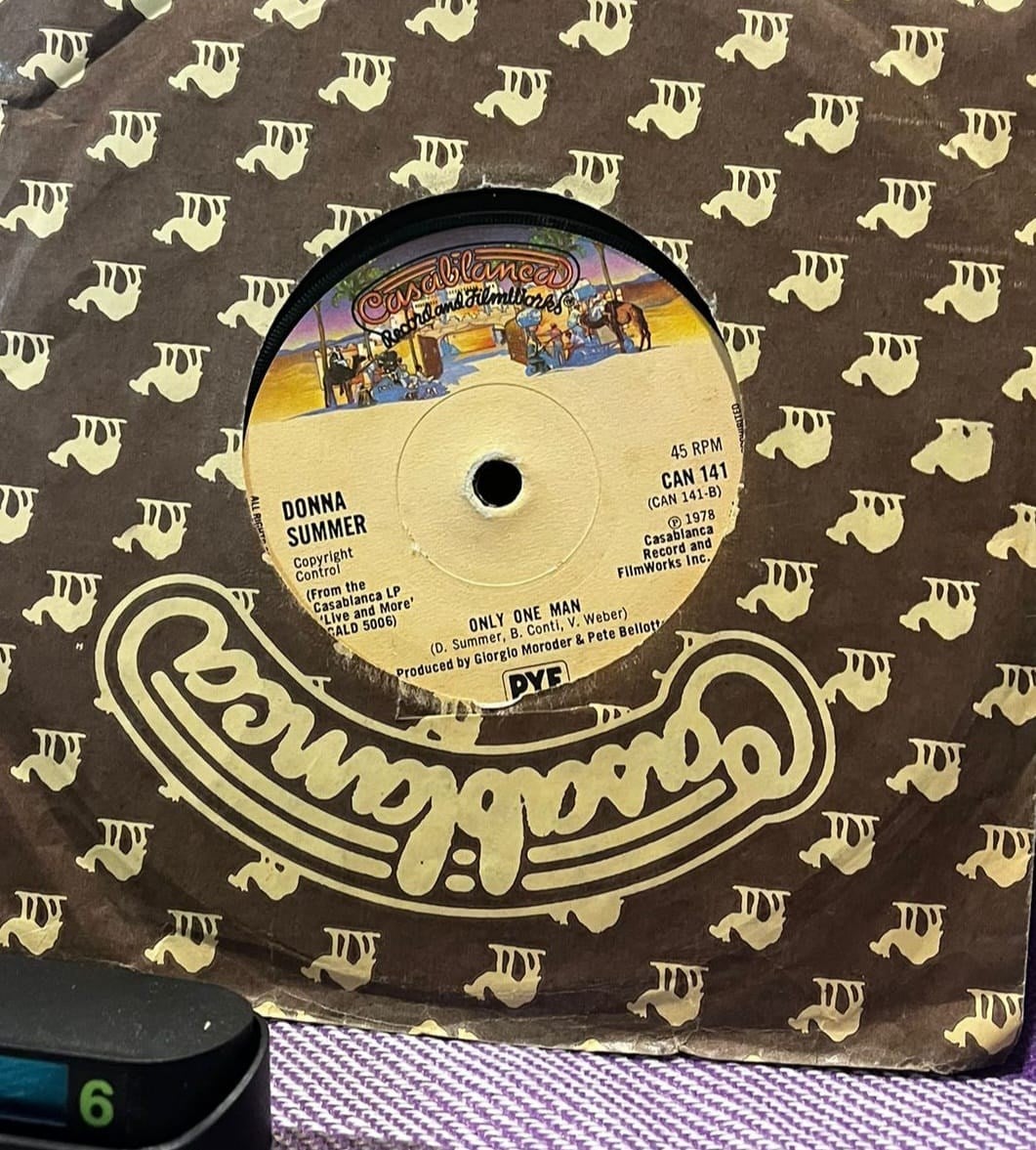 Donna Summer – Heaven Knows / Only One Man (1978 UK Casablanca) 7