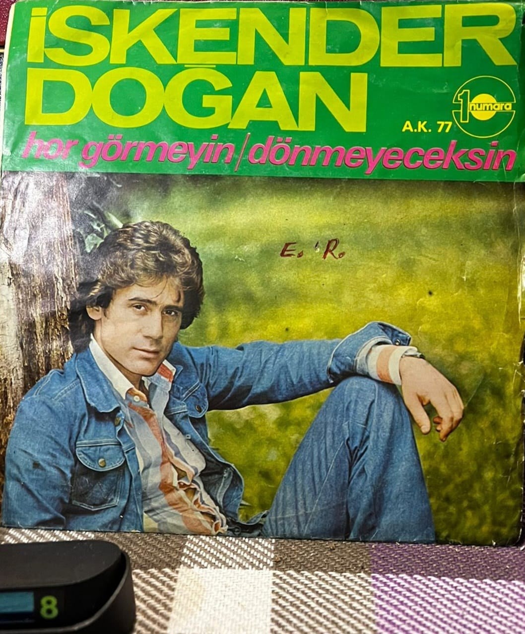 İskender Doğan - Hor Görmeyin / Dönmeyeceksin (1 Numara Plak - 1977)