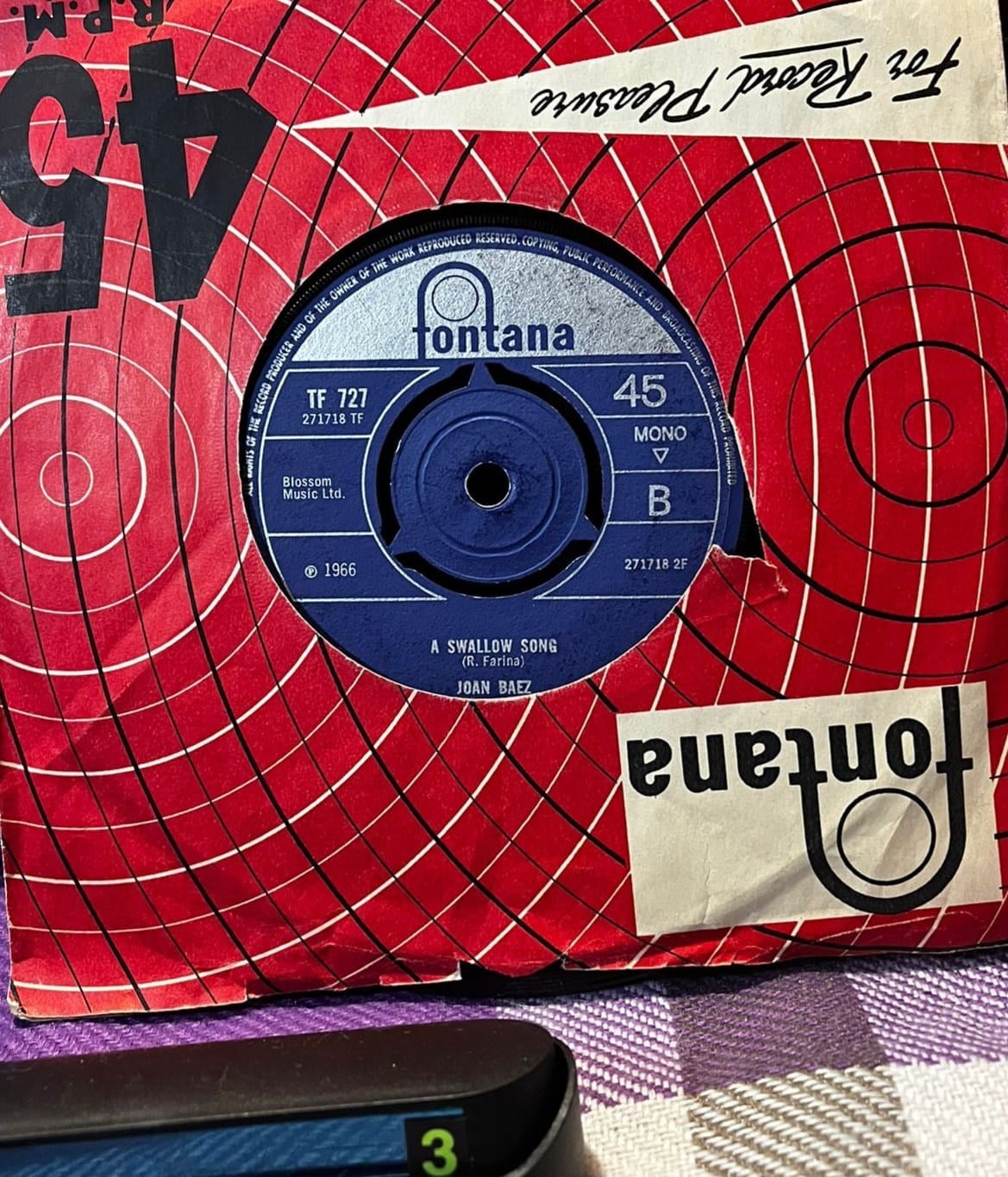 Joan Baez - Pack Up Your Sorrows / A Swallow Song (1966 UK Press) 45'lik Plak