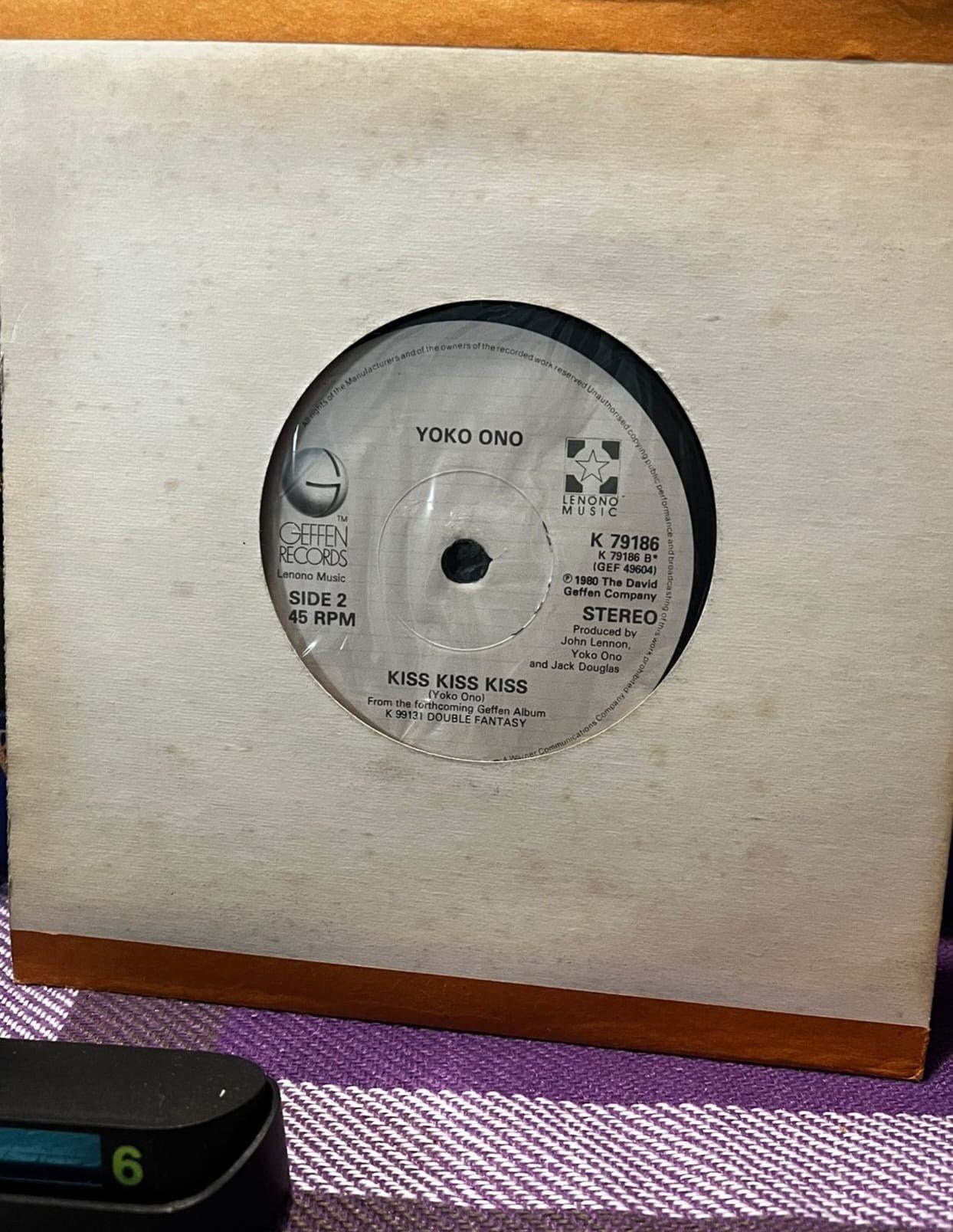 John Lennon & Yoko Ono - (Just Like) Starting Over / Kiss Kiss Kiss (7
