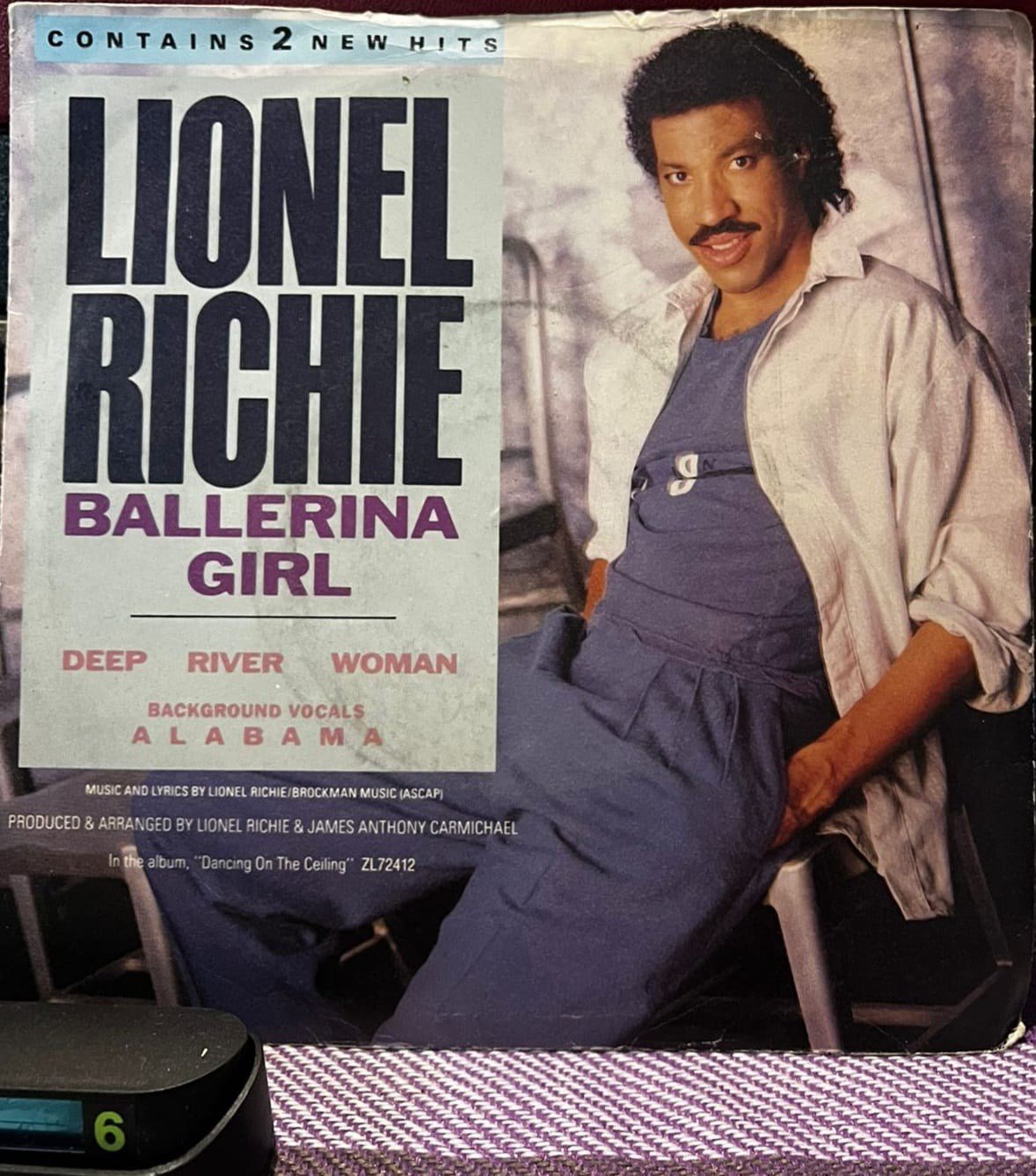 Lionel Richie - Ballerina Girl / Deep River Woman (feat. Alabama) 7