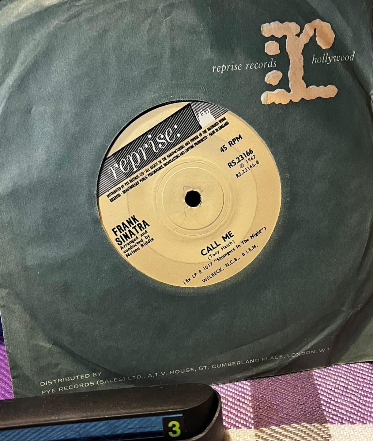 Nancy Sinatra & Frank Sinatra - Somethin' Stupid / Call Me (1967 UK Press) 7