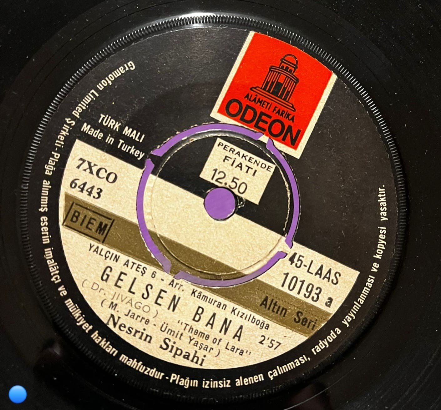 Nesrin Sipahi - Gelsen Bana (Theme of Lara) / Sen İstedin (Honey) (Odeon 10193)