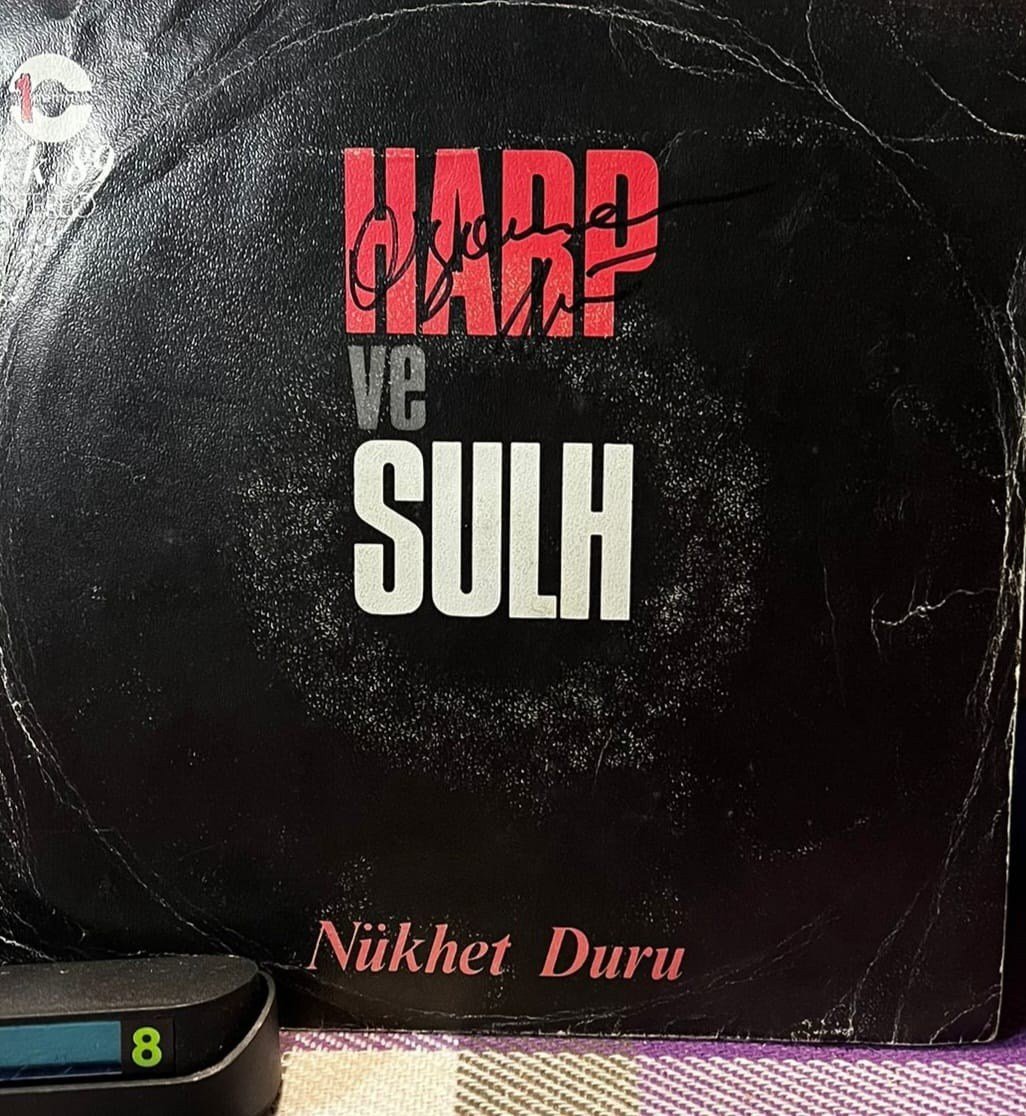 Nükhet Duru - Harp ve Sulh / Bir İnsan Doğdu (1 Numara Plakçılık - 1977)