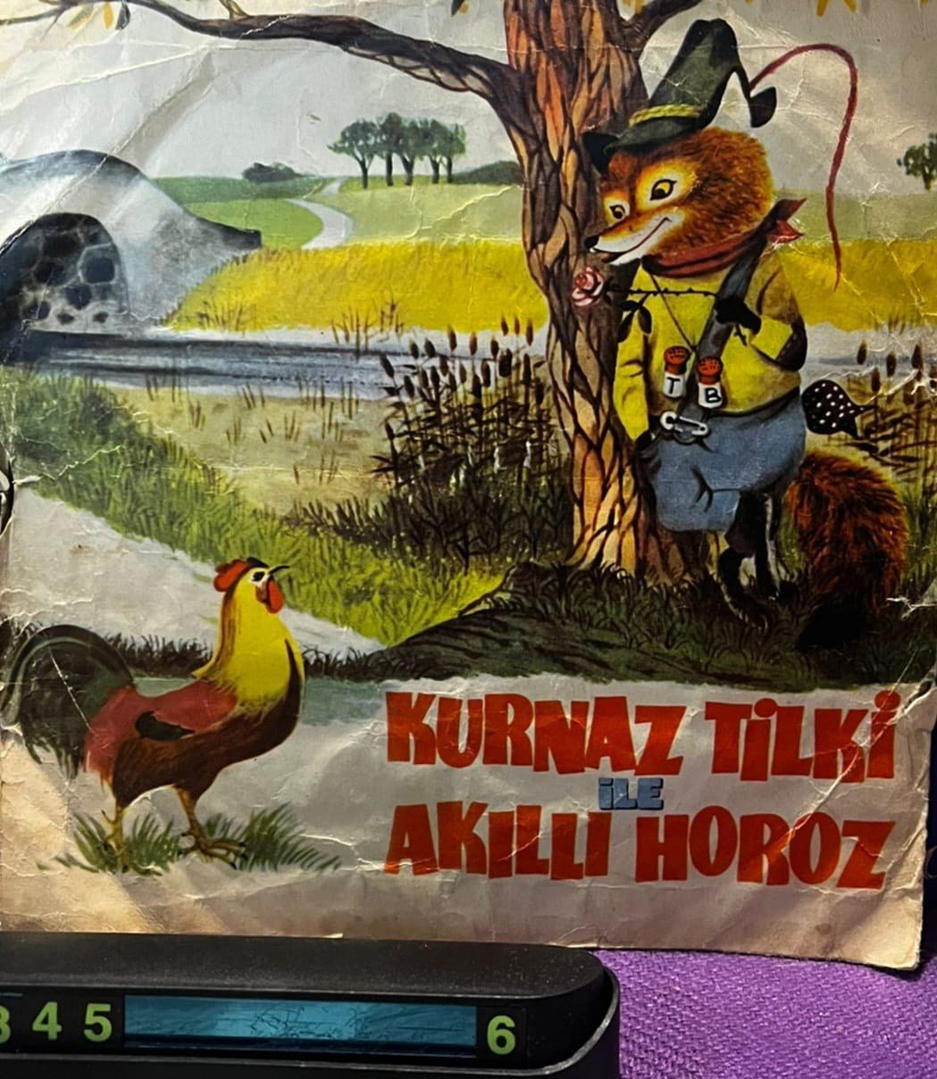 Nuran Şener – İyilik Kazanır / Kurnaz Tilki ile Akıllı Horoz (1970'ler Orijinal 45'lik Masal Plağı)