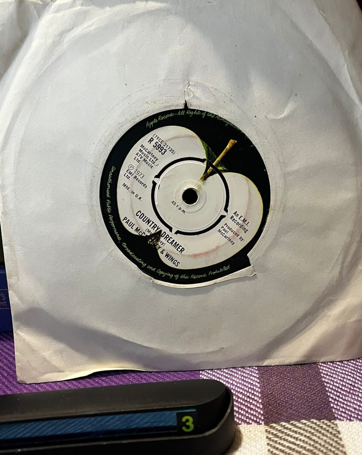 Paul McCartney & Wings - Helen Wheels / Country Dreamer (1973 UK Press) 7