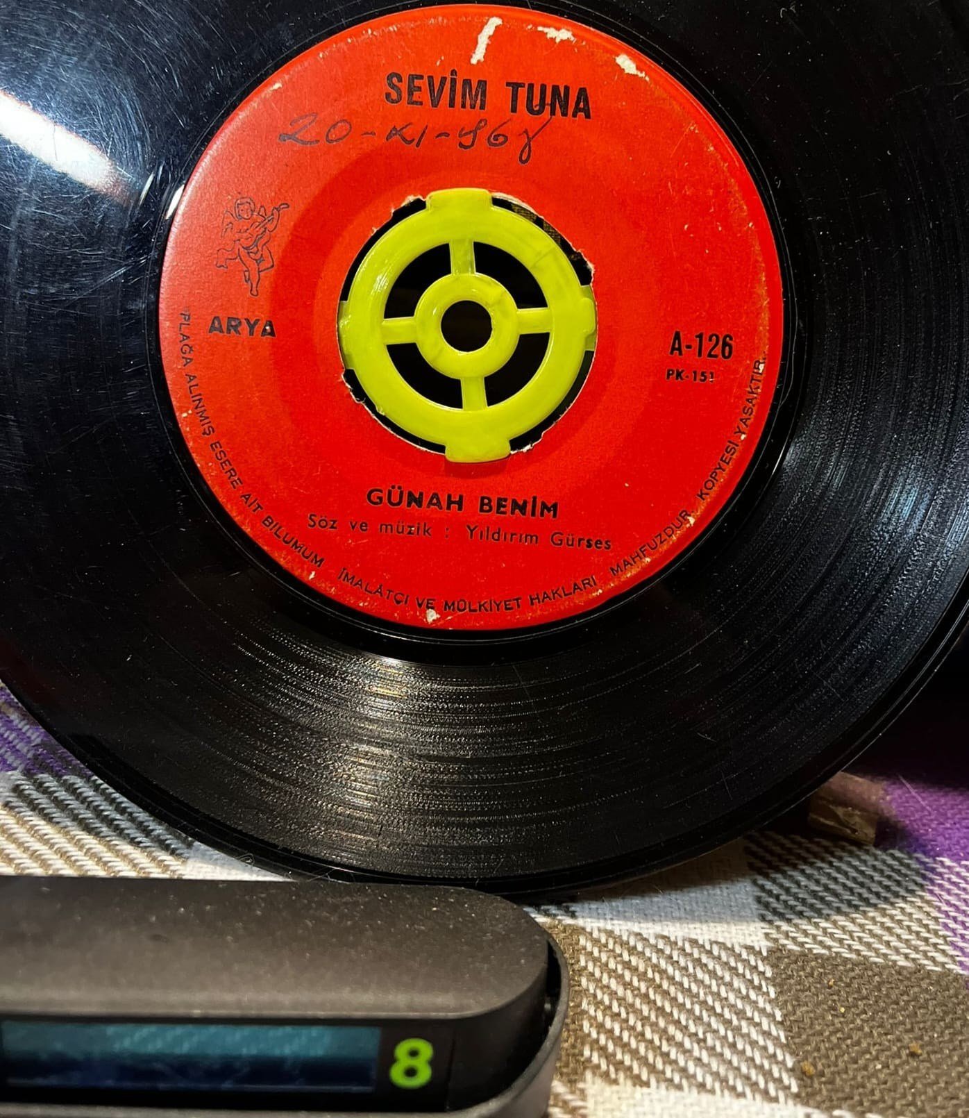 Sevim Tuna - Günah Benim / Ne Gelirse Başıma - Arya Plak A-126 (45'lik)