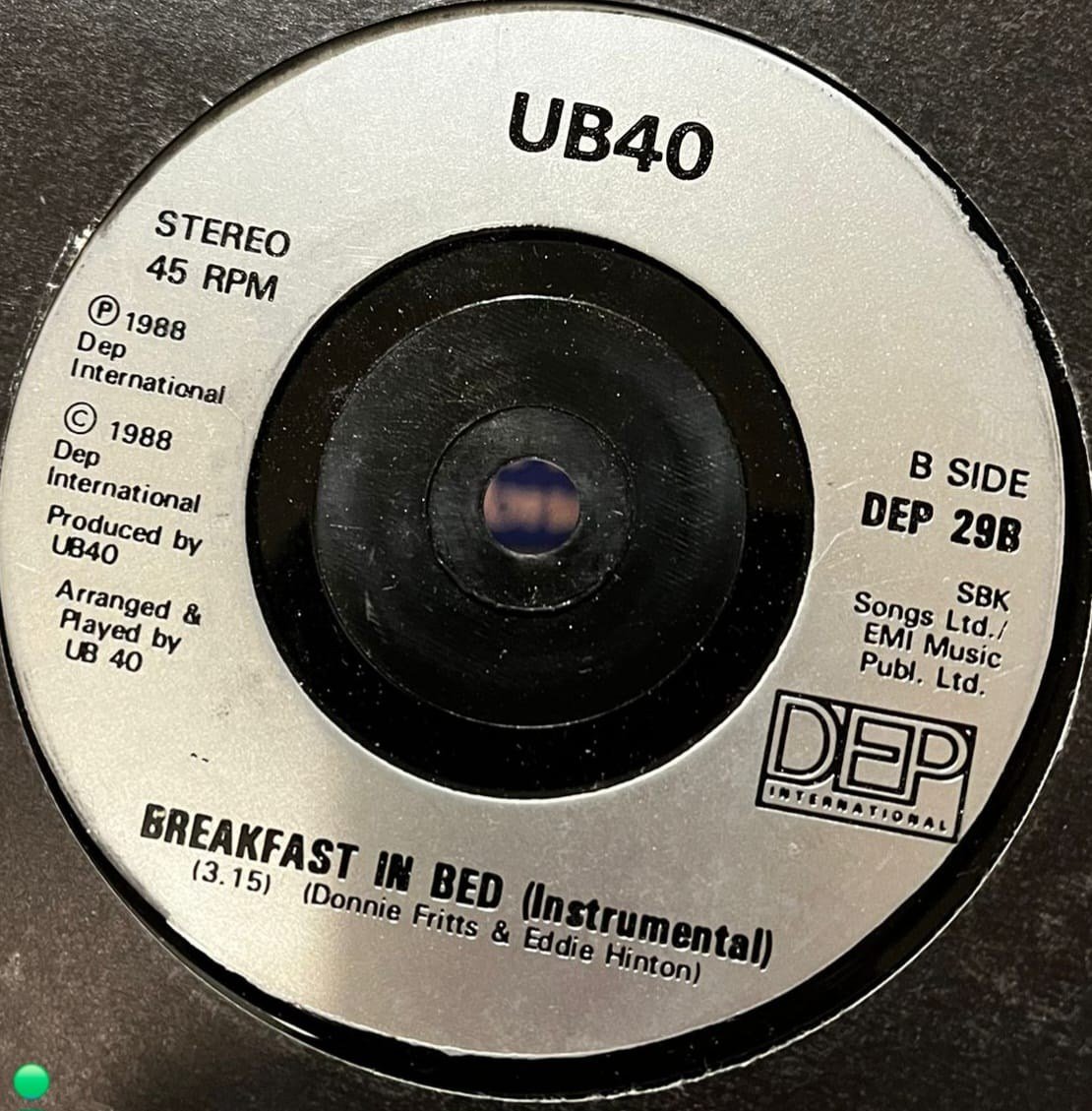 UB40 (With Chrissie Hynde) - Breakfast In Bed / 7