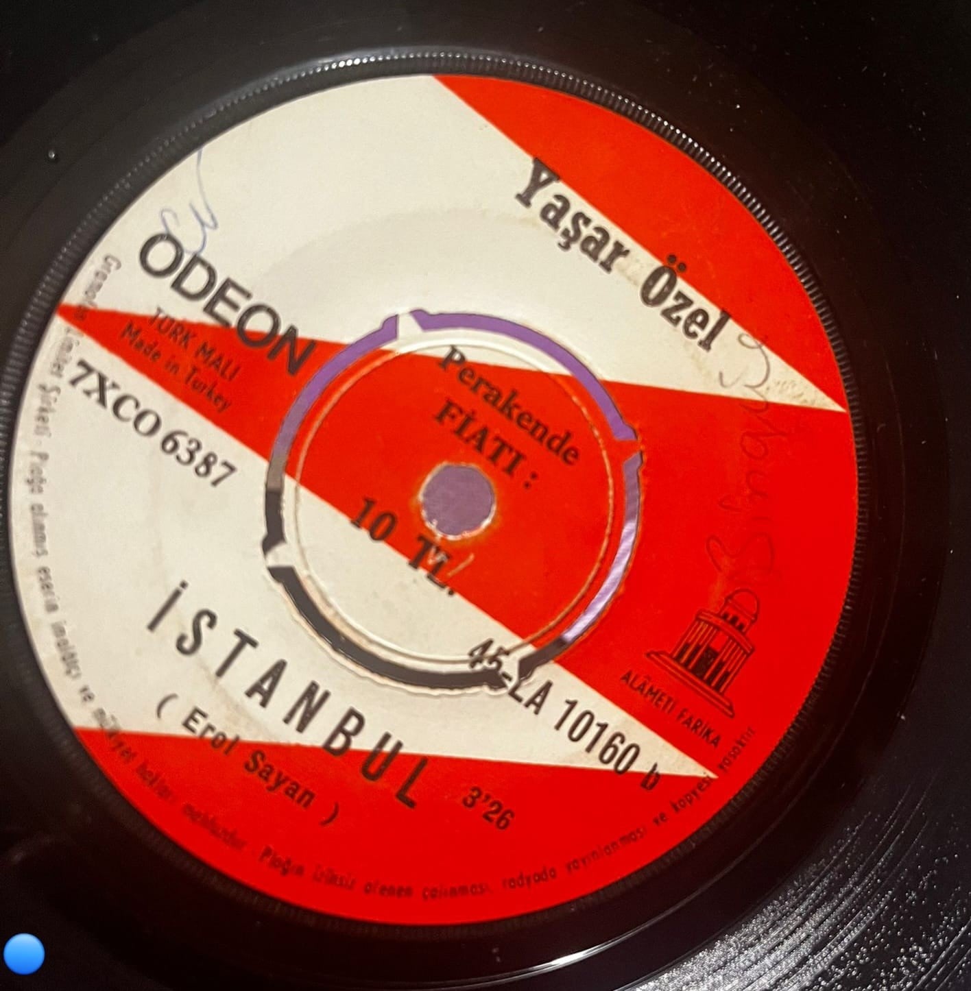 Yaşar Özel - Gördüğüm Her Çiçekte Sen Varsın / İstanbul (Odeon Plak - LA 10160)