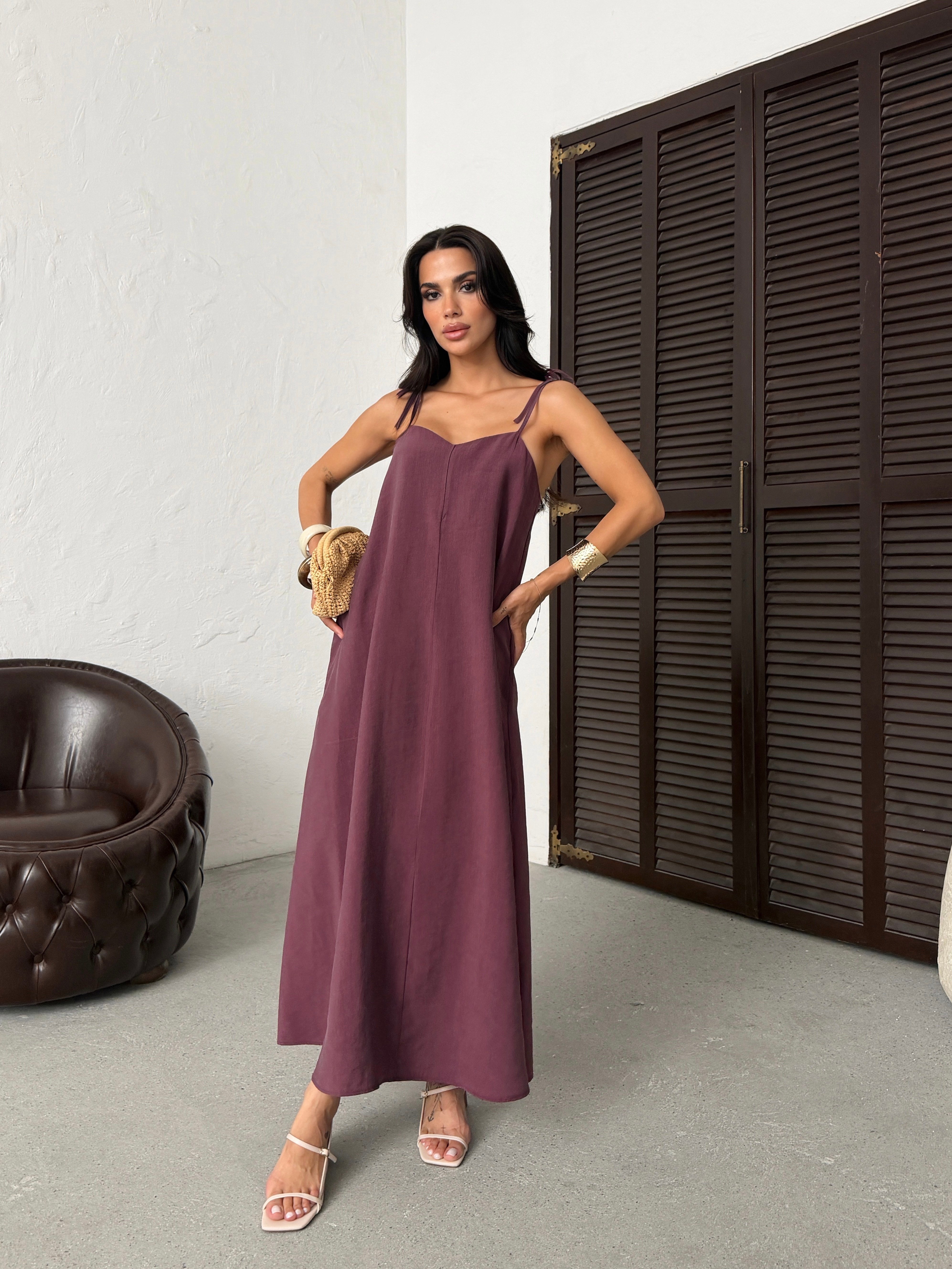 26Y5349 ASKILI SIRT DETAY ELBİSE