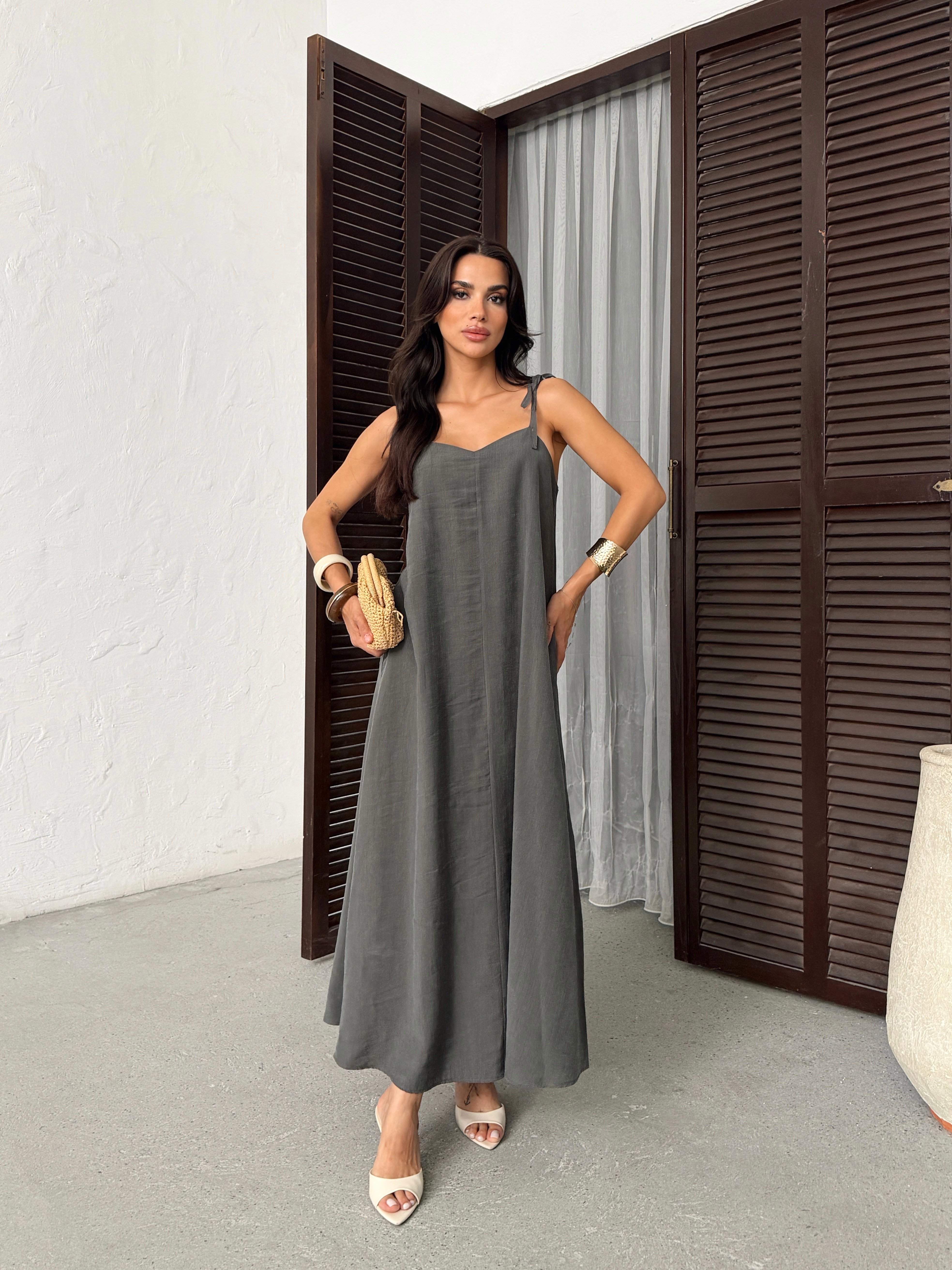 26Y5349 ASKILI SIRT DETAY ELBİSE