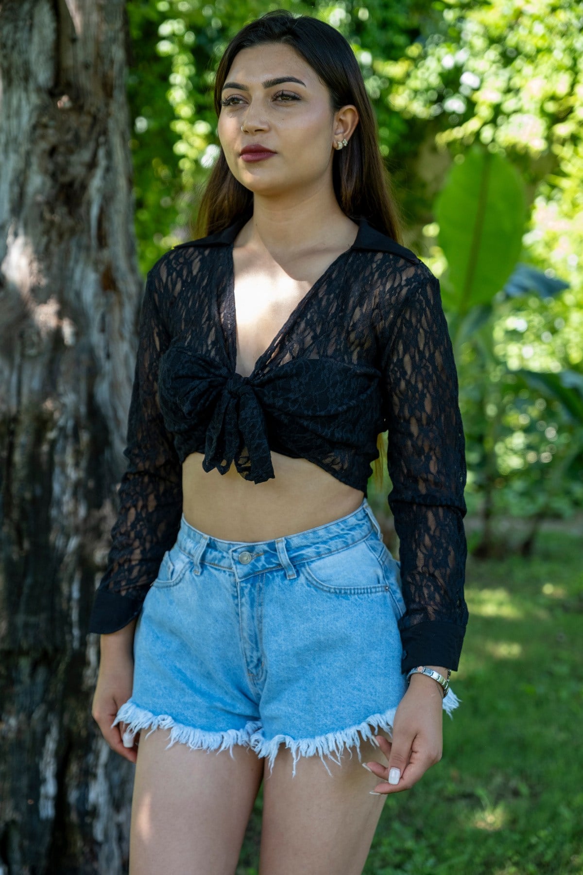 Önden Bağlamalı Dantel Crop Gömlek