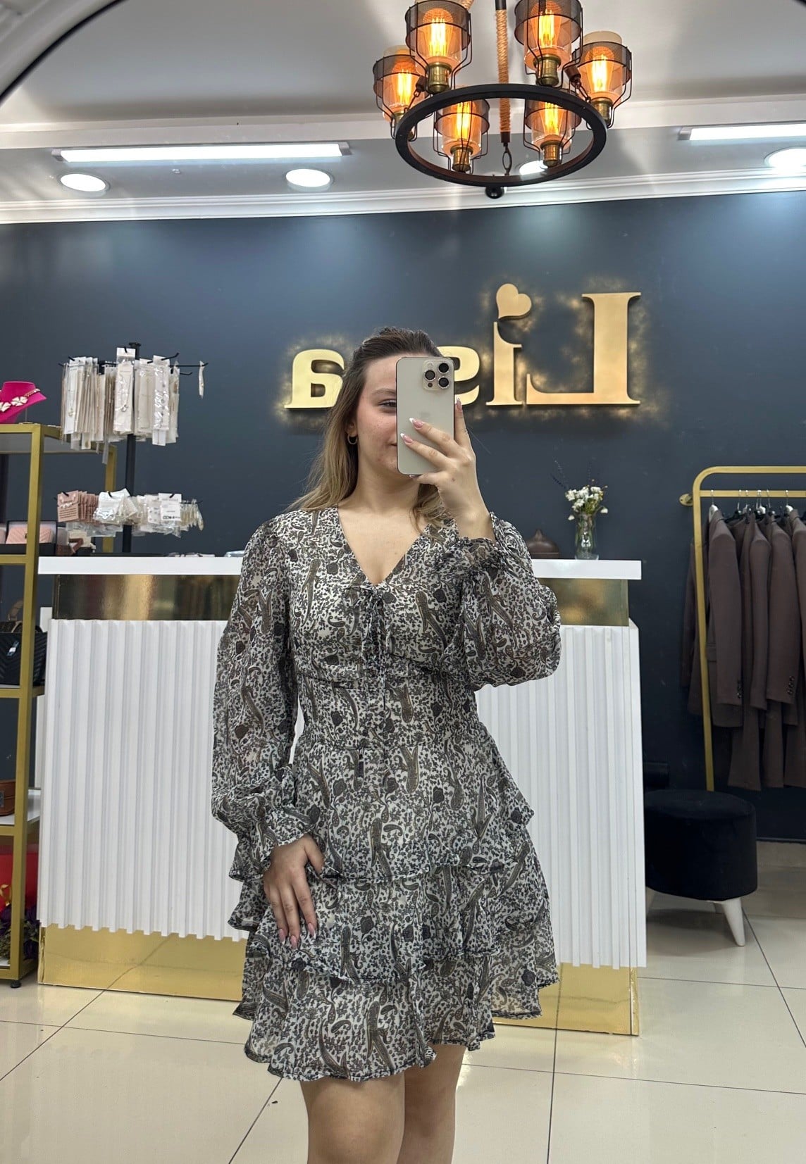 ÖNDEN BÜZGÜLÜ FIRFIRLI ŞİFON ELBİSE