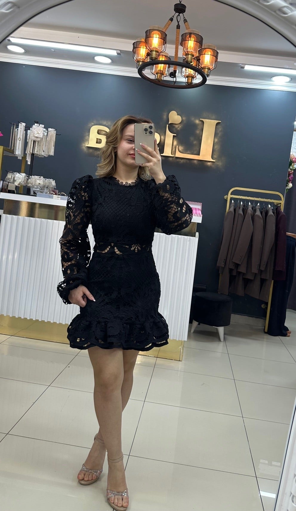 SİYAH DANTEL TASARIM ELBİSE