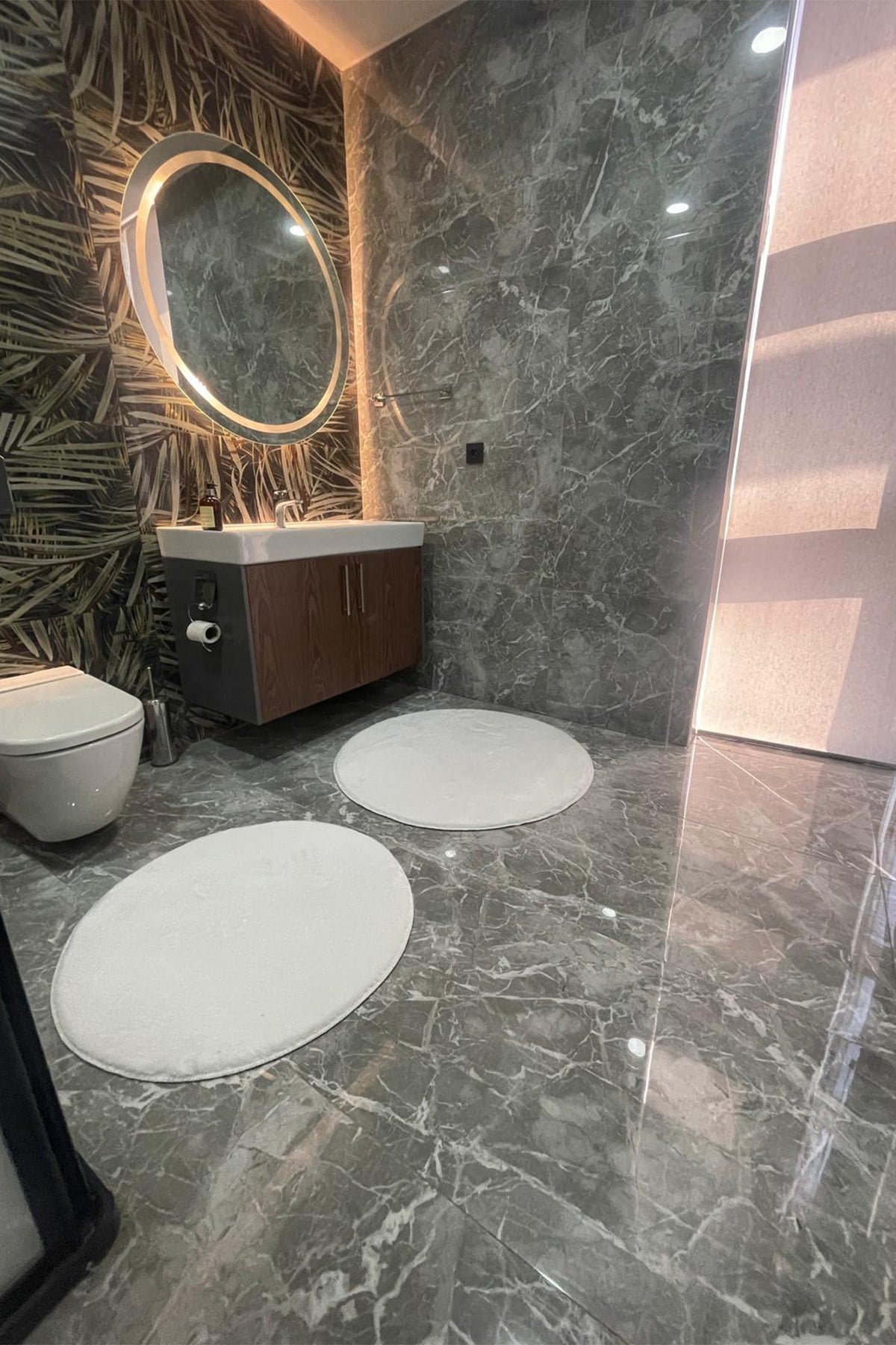 2li-yuvarlak-banyo-paspasi-klozet-seti-2b2f16.jpg