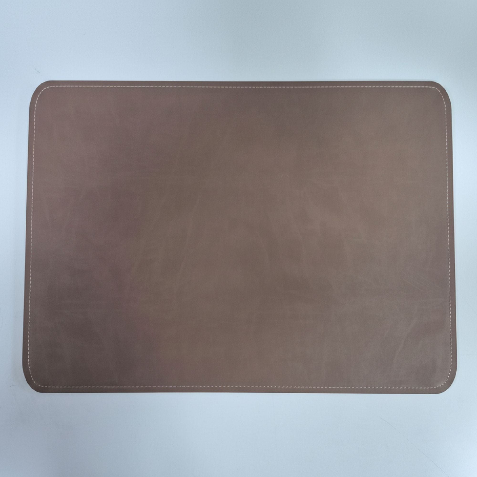Premium Çift Yüz Kenar Dikişli Deri Amerikan Servis – Vizon 33×44 cm Dikdörtgen