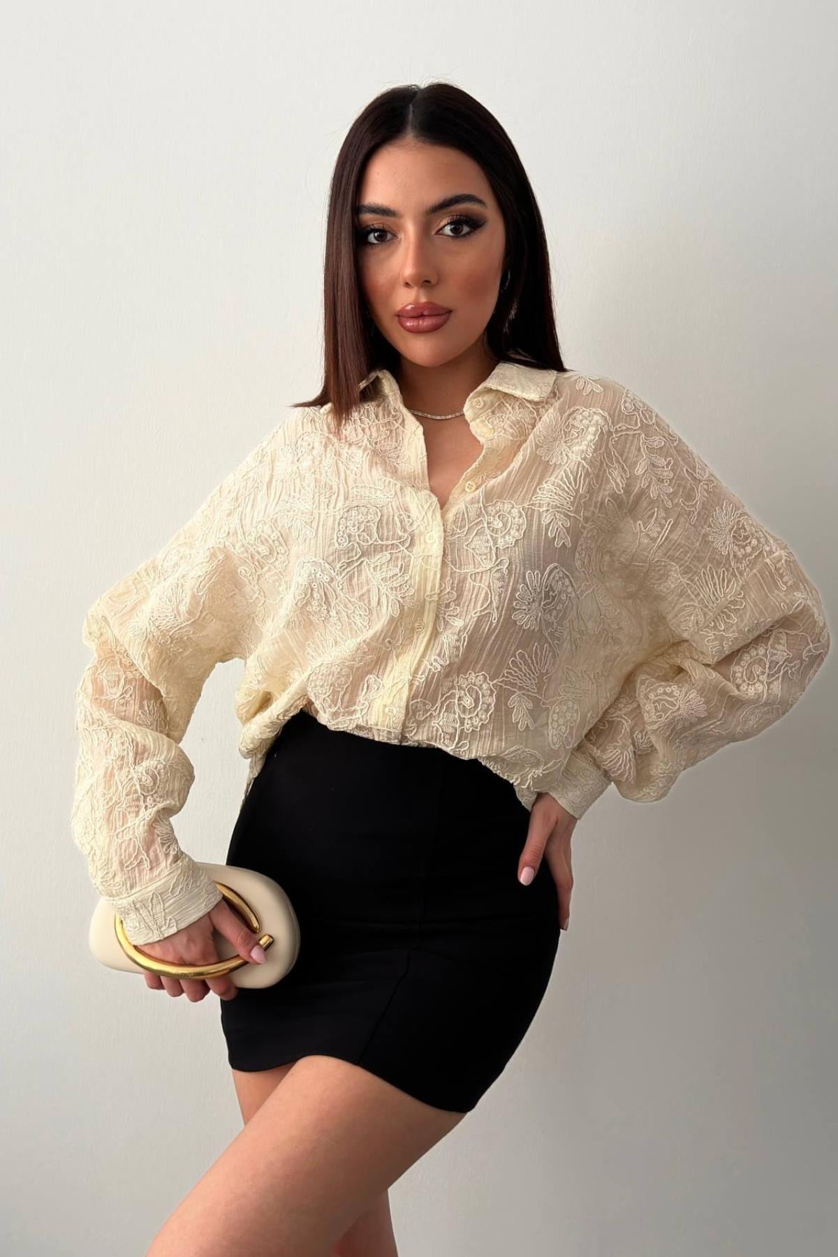 Bej Nakışlı Oversize Gömlek
