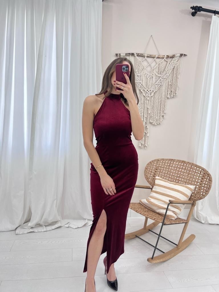 Bordo Omzu Açık Kadife Elbise