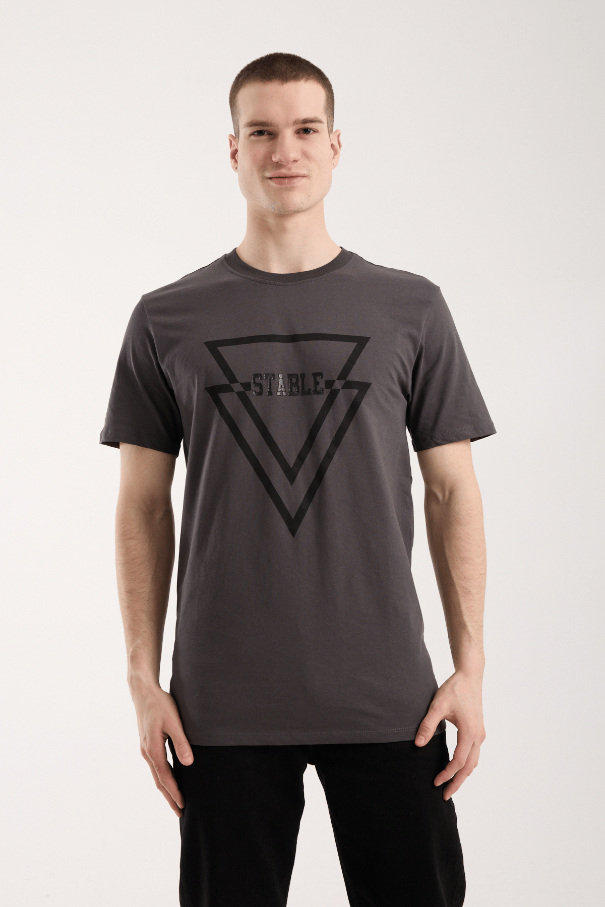Erkek Urban Stable Kabartma Baskılı Slim Fit Günlük Tişört