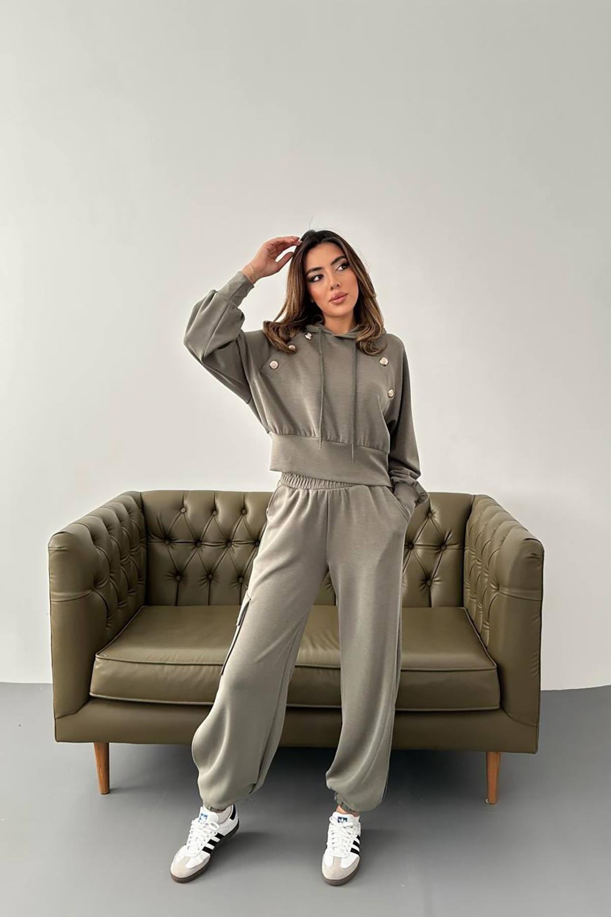 Haki Kapüşonlu Sweatshirt Ve Kargo Pantolon Takım