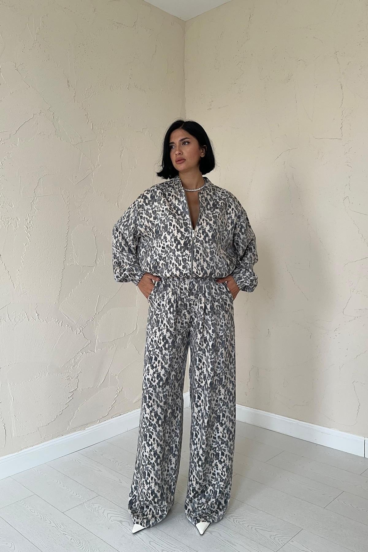 Leopar Beyaz Leopar Desenli Ceket Ve Pantolon Takım
