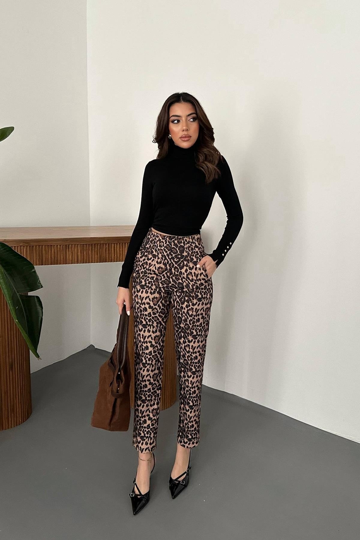 Leopar Desenli Kumaş Pantolon