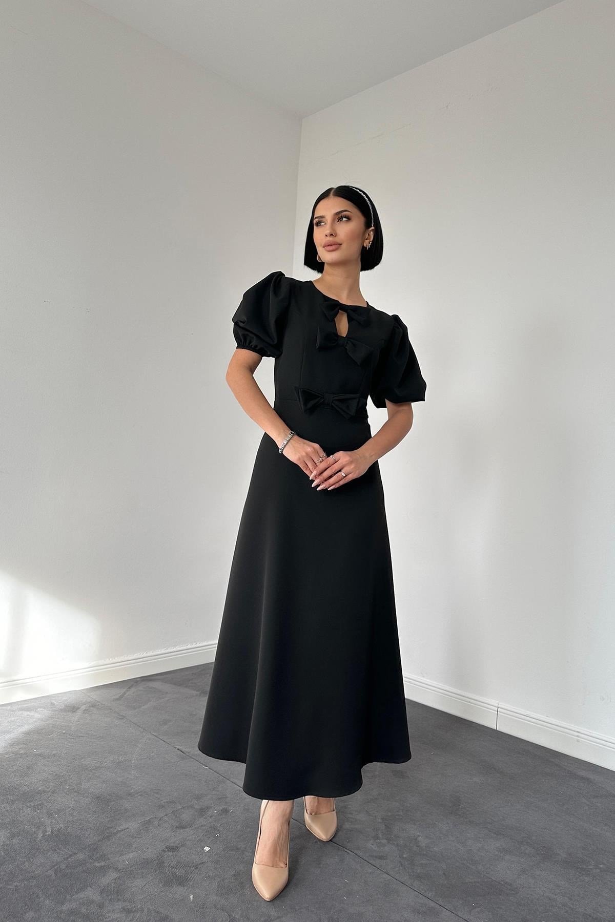 Siyah Fiyonklu Midi Elbise