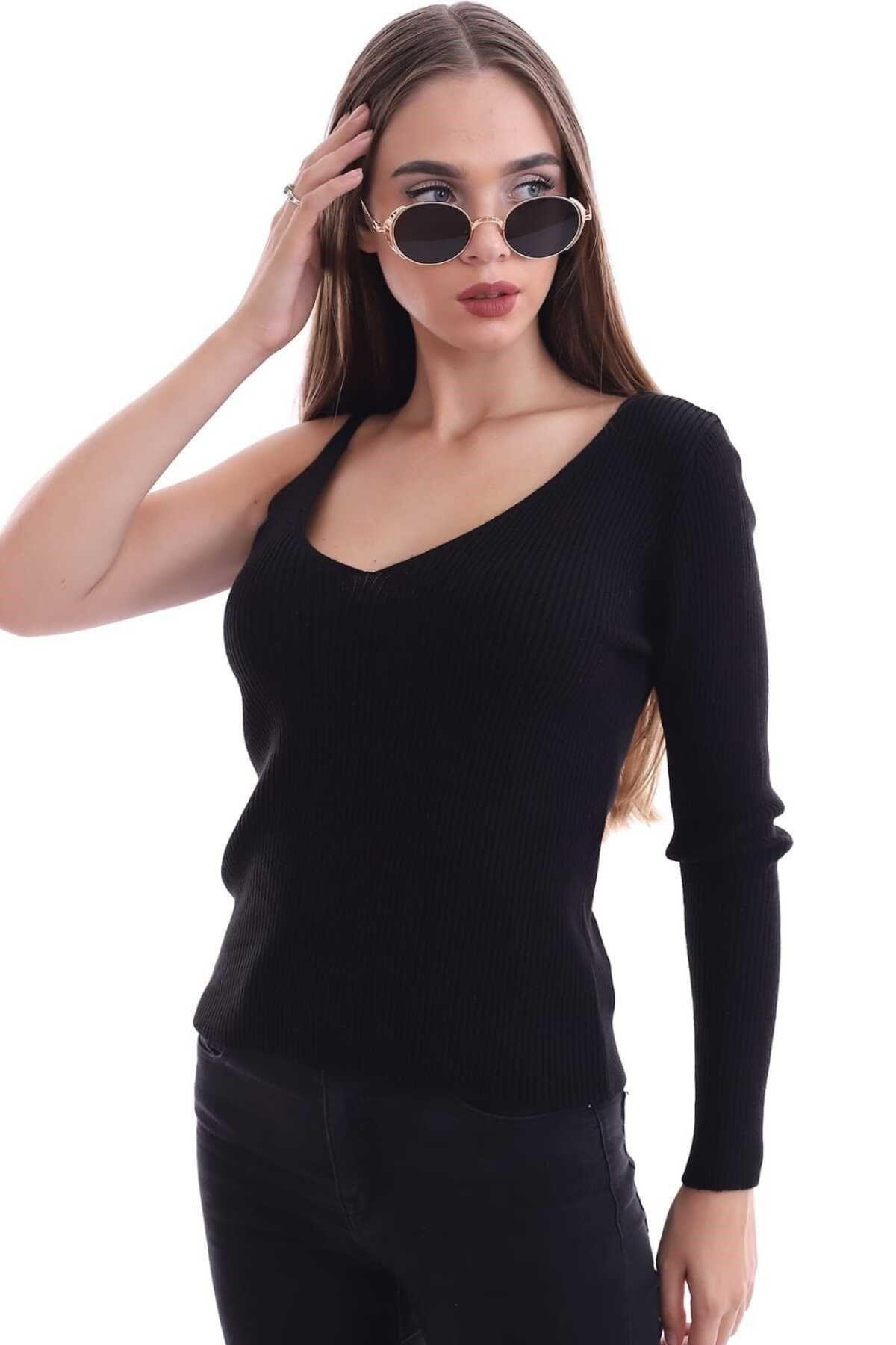 Siyah Tek Kollu Askılı Triko Bluz