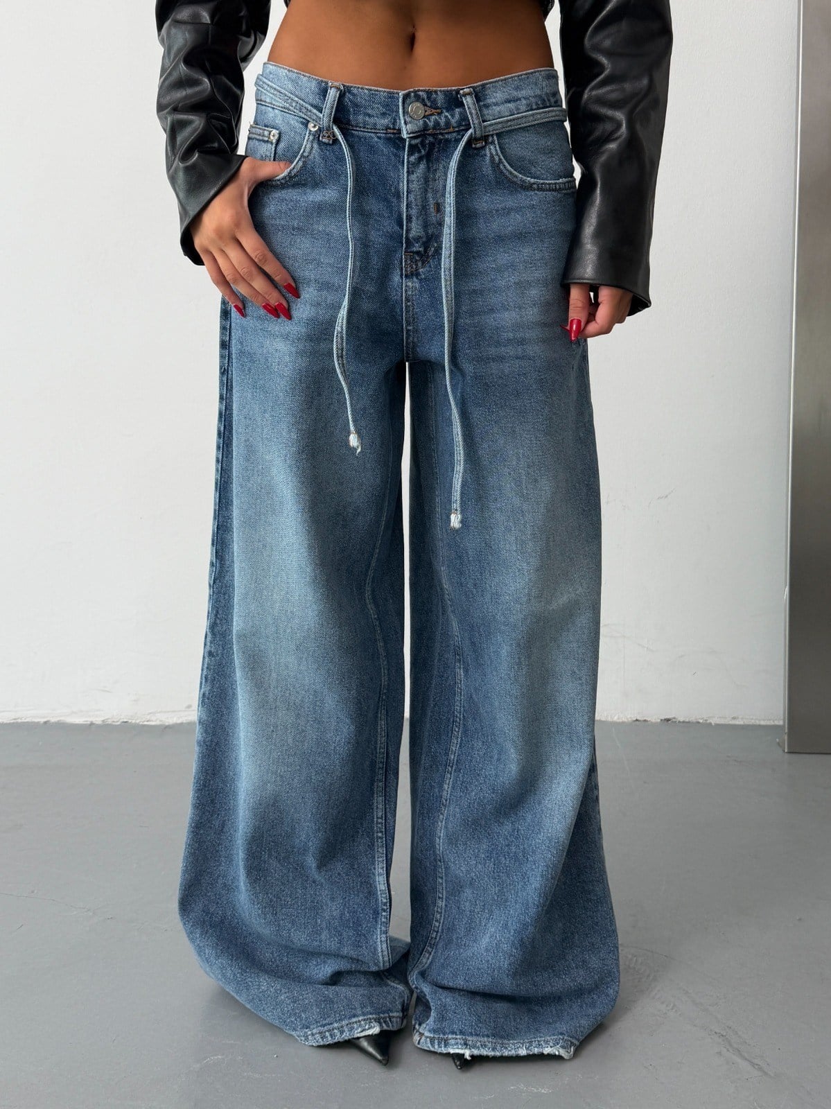 Kadın Yüksek Bel İp Bağcıklı Ekstra Bol Paça Wide Leg Kot Pantolon