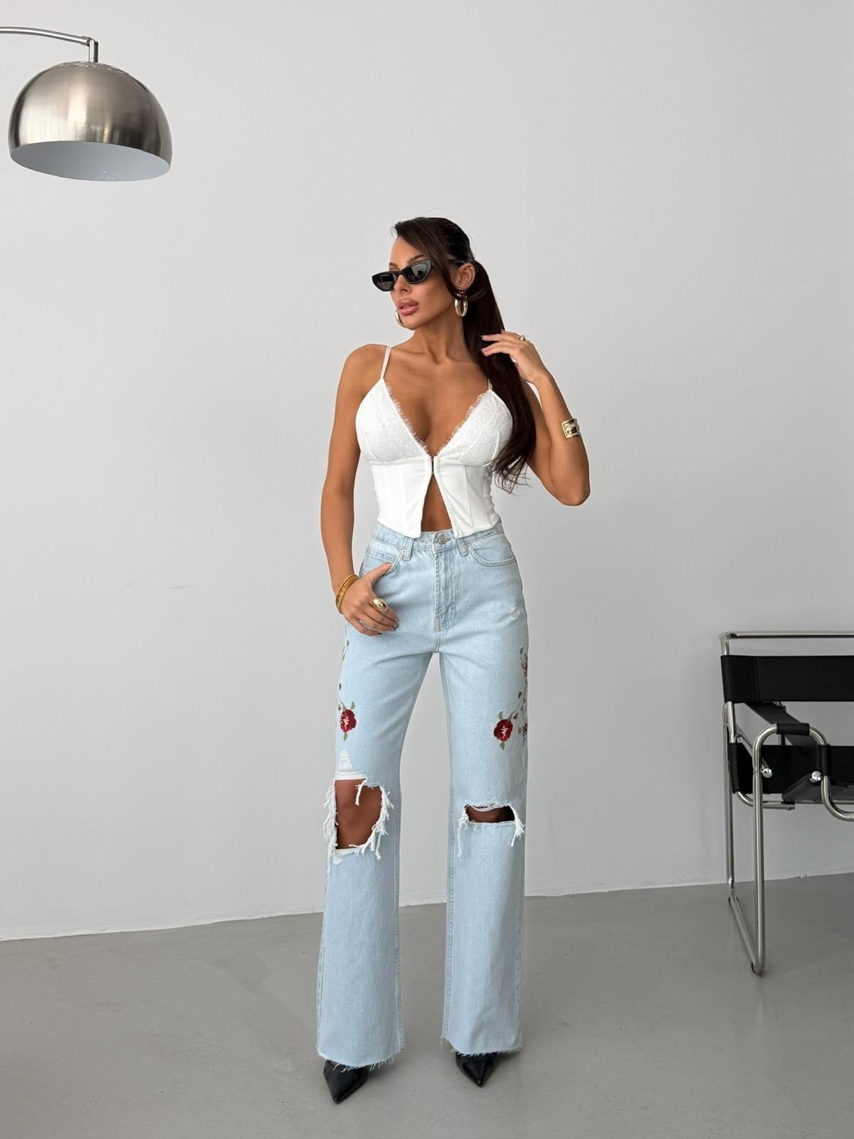 Nakış Detaylı Yırtık Paça Wide Leg Yüksek Bel Jean